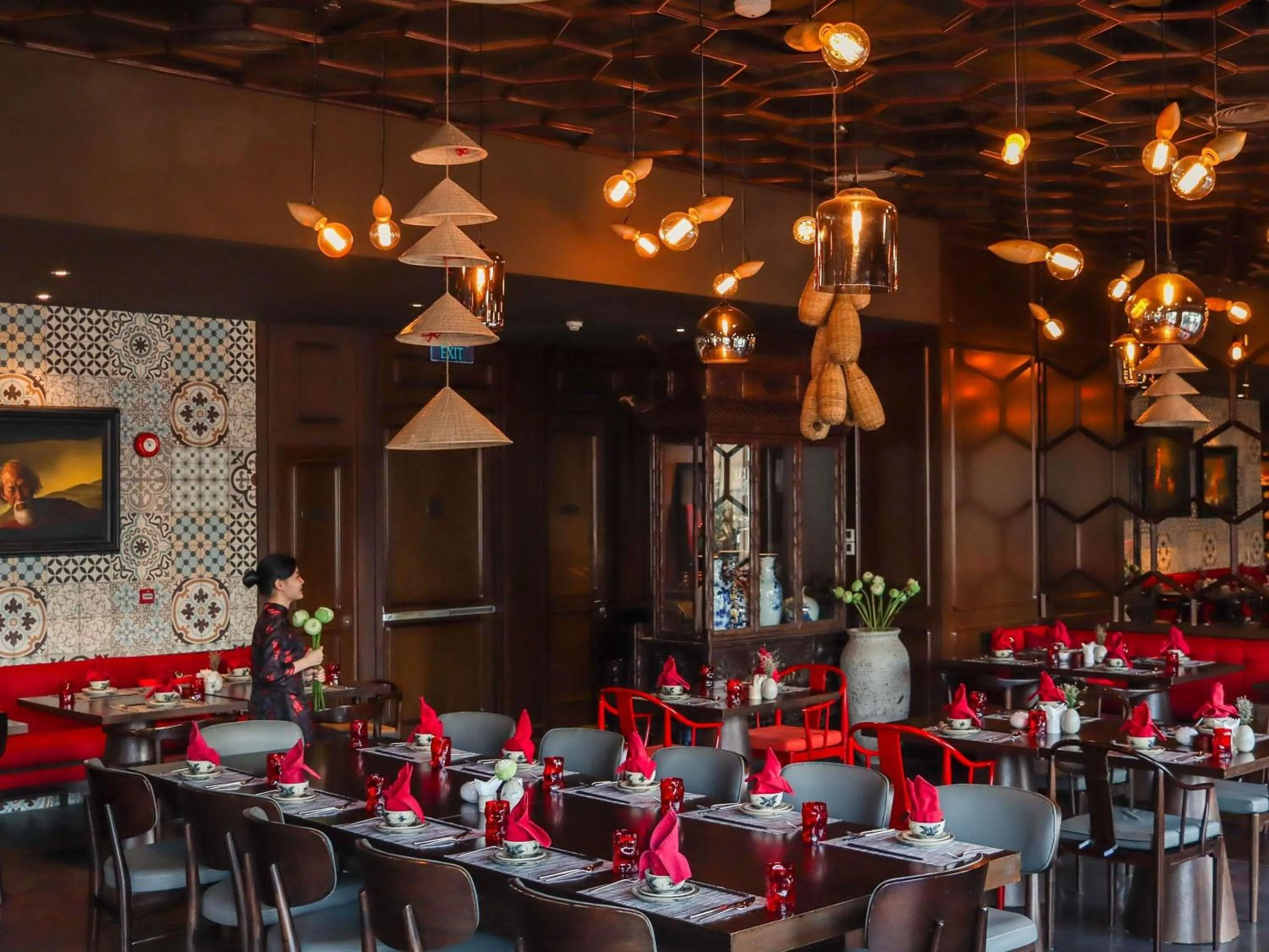 Restaurant/places to eat in Hotel Des Arts Saigon Mgallery Collection