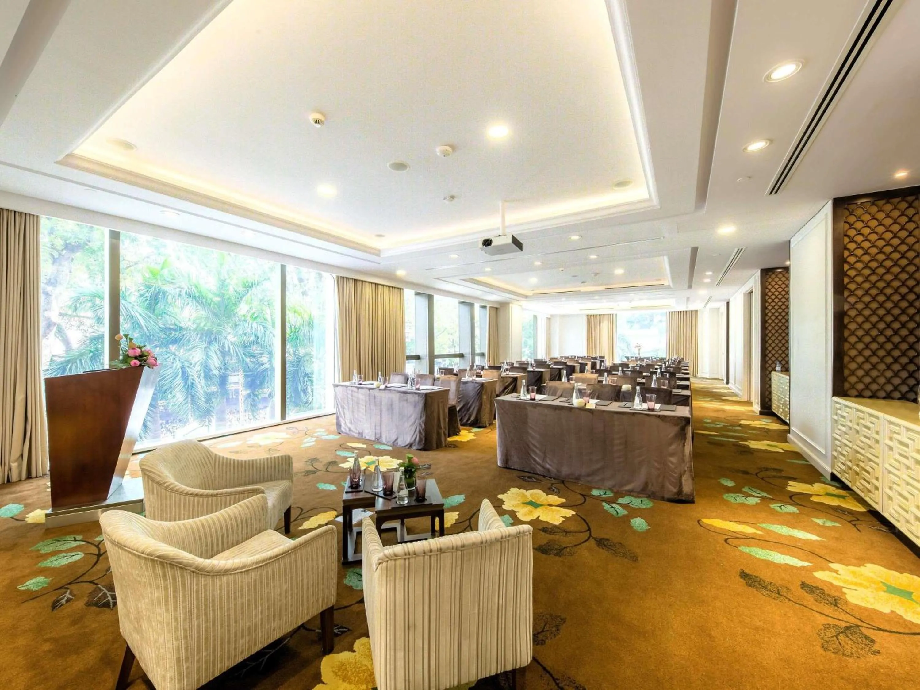 Meeting/conference room in Hotel Des Arts Saigon Mgallery Collection