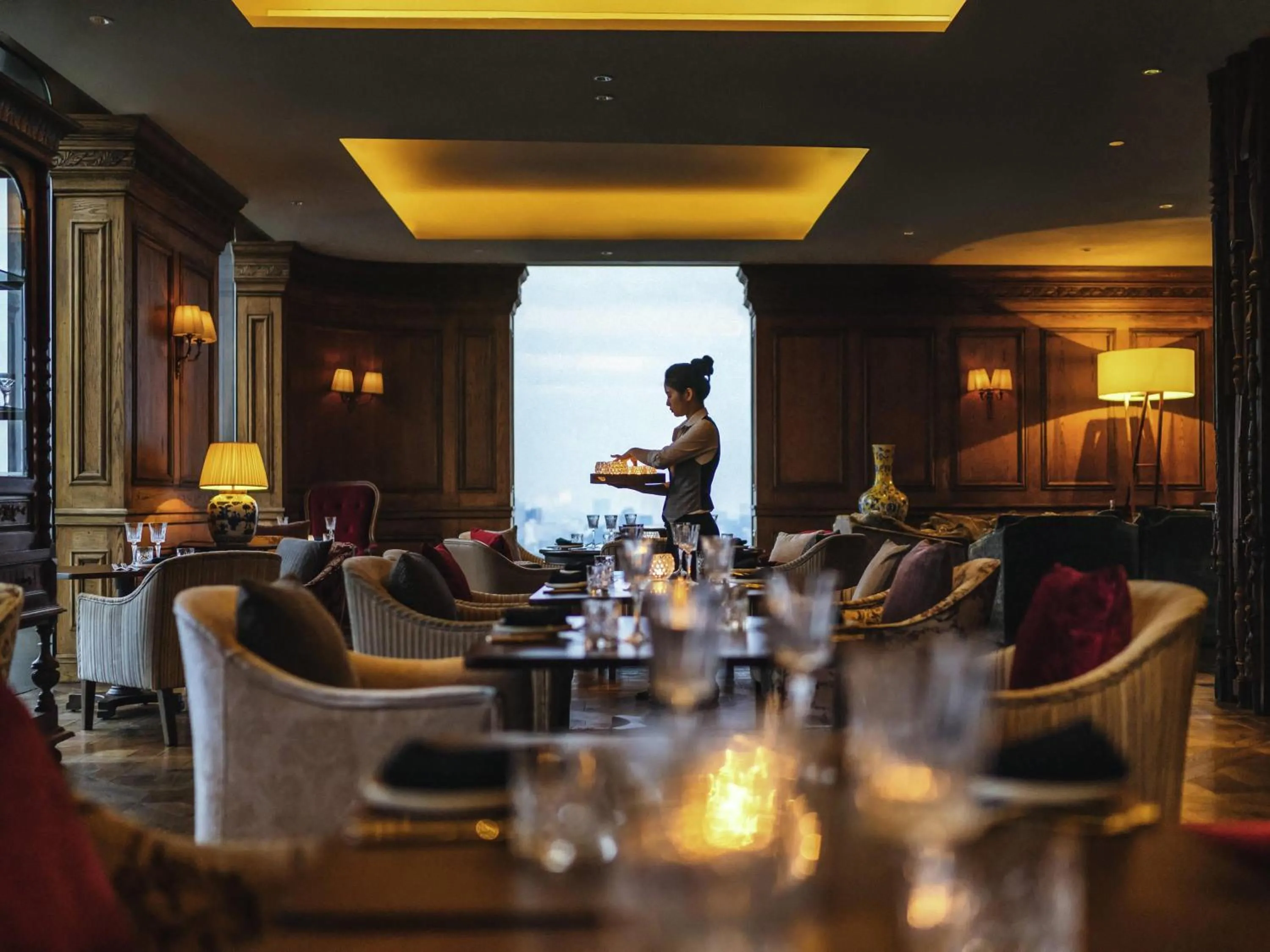 Restaurant/places to eat in Hotel Des Arts Saigon Mgallery Collection