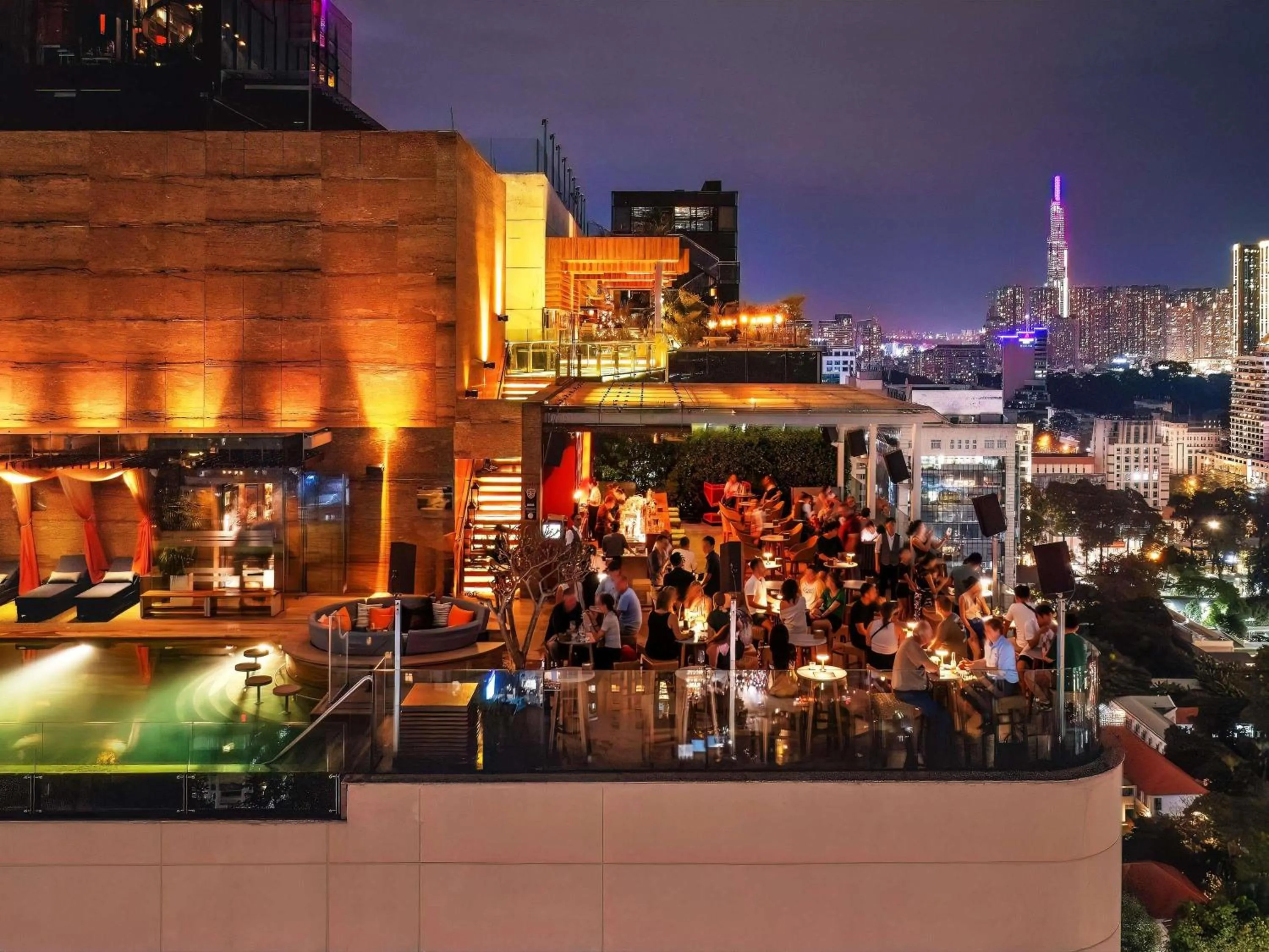 Lounge or bar in Hotel Des Arts Saigon Mgallery Collection