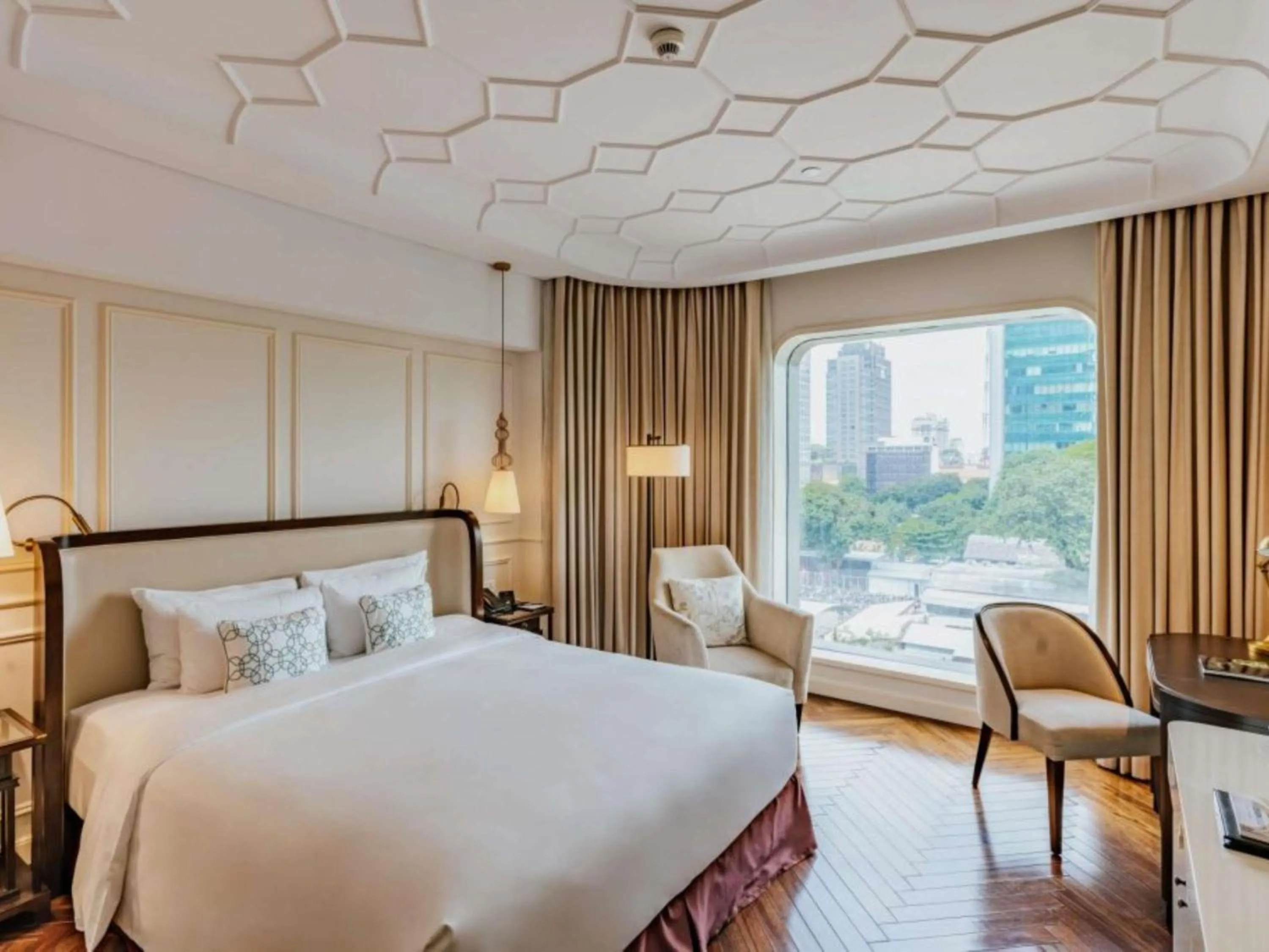 Bedroom, Bed in Hotel Des Arts Saigon Mgallery Collection