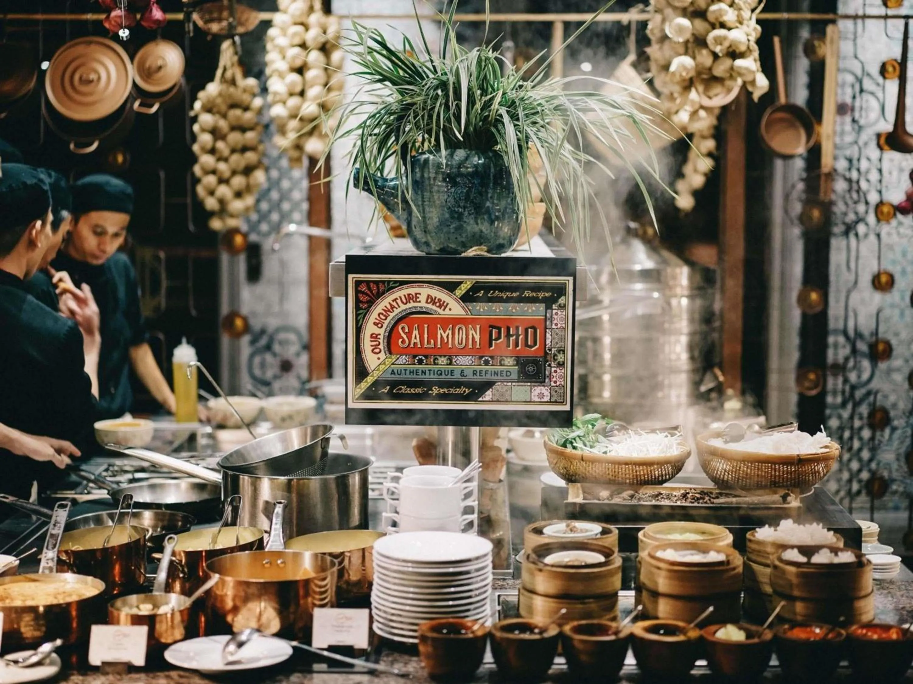 Restaurant/places to eat in Hotel Des Arts Saigon Mgallery Collection