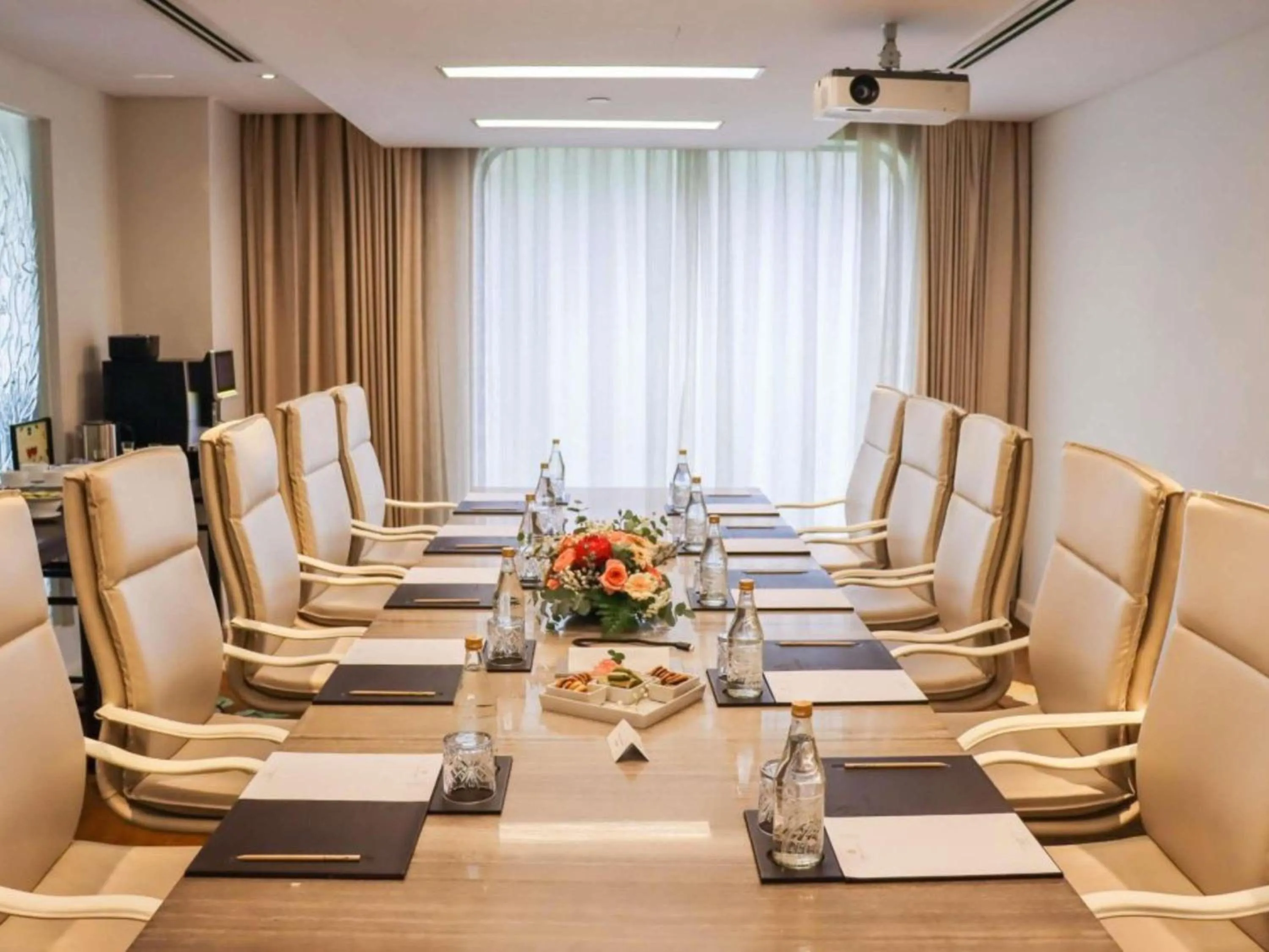 Meeting/conference room in Hotel Des Arts Saigon Mgallery Collection