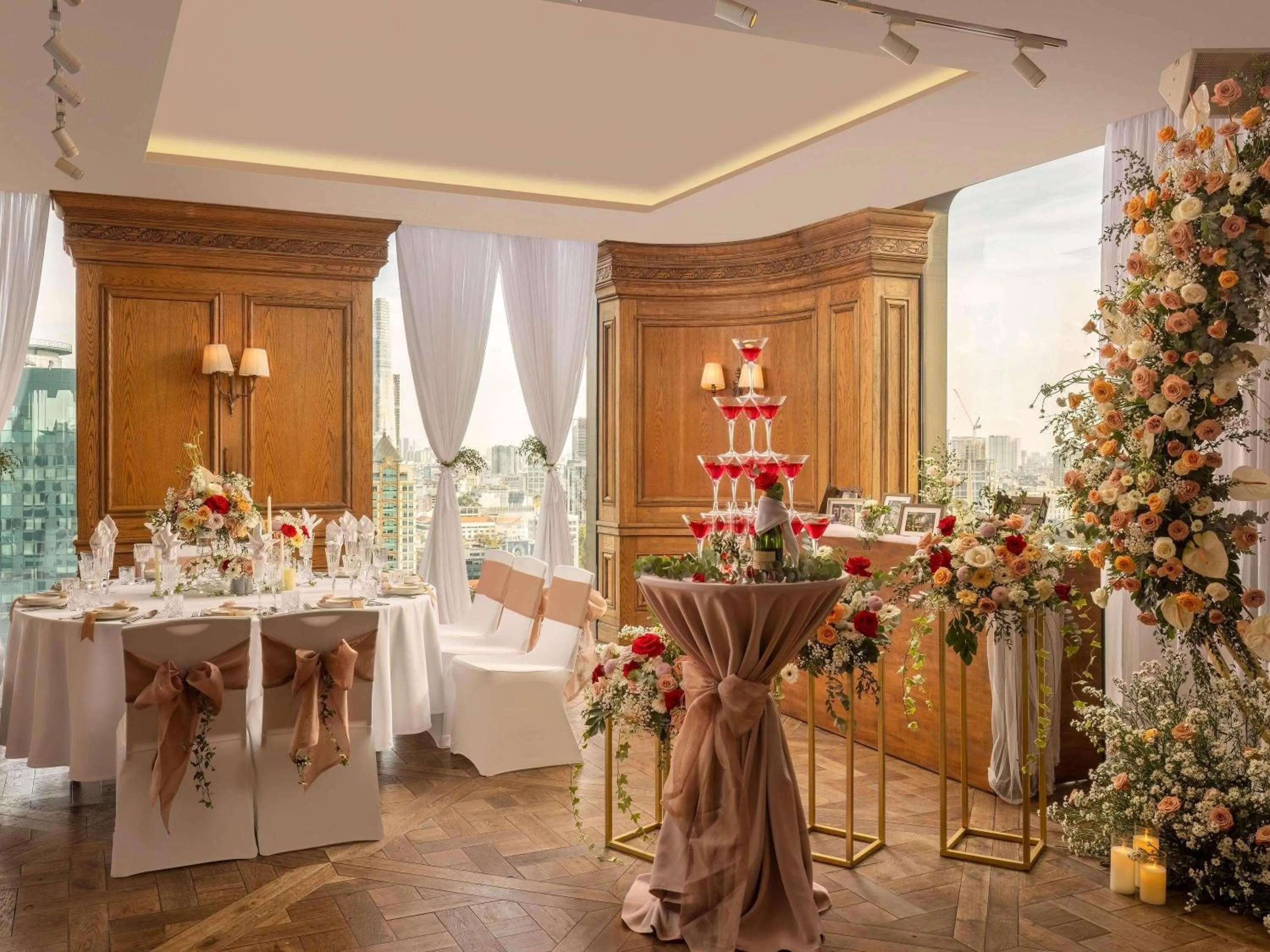 wedding in Hotel Des Arts Saigon Mgallery Collection