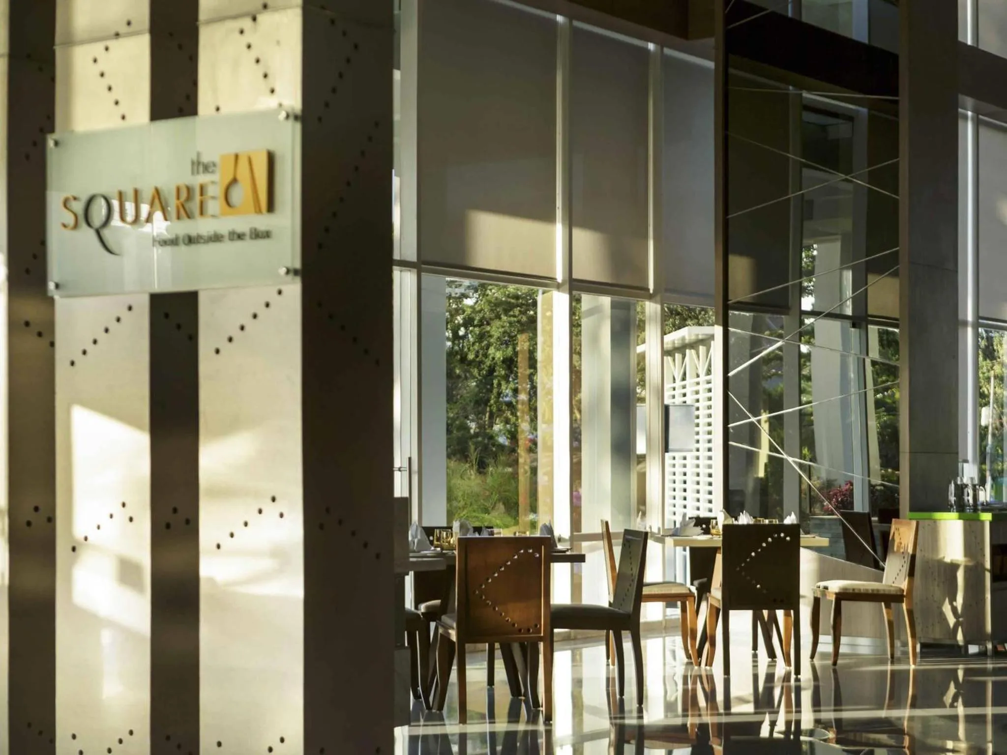 Restaurant/places to eat in Novotel Makassar Grand Shayla