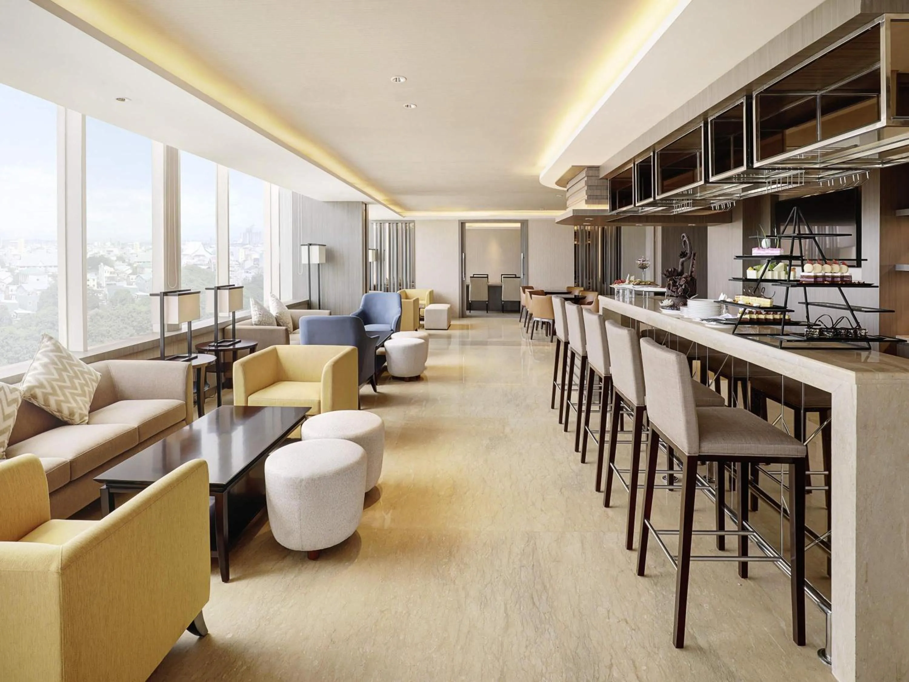 Restaurant/places to eat in Novotel Makassar Grand Shayla