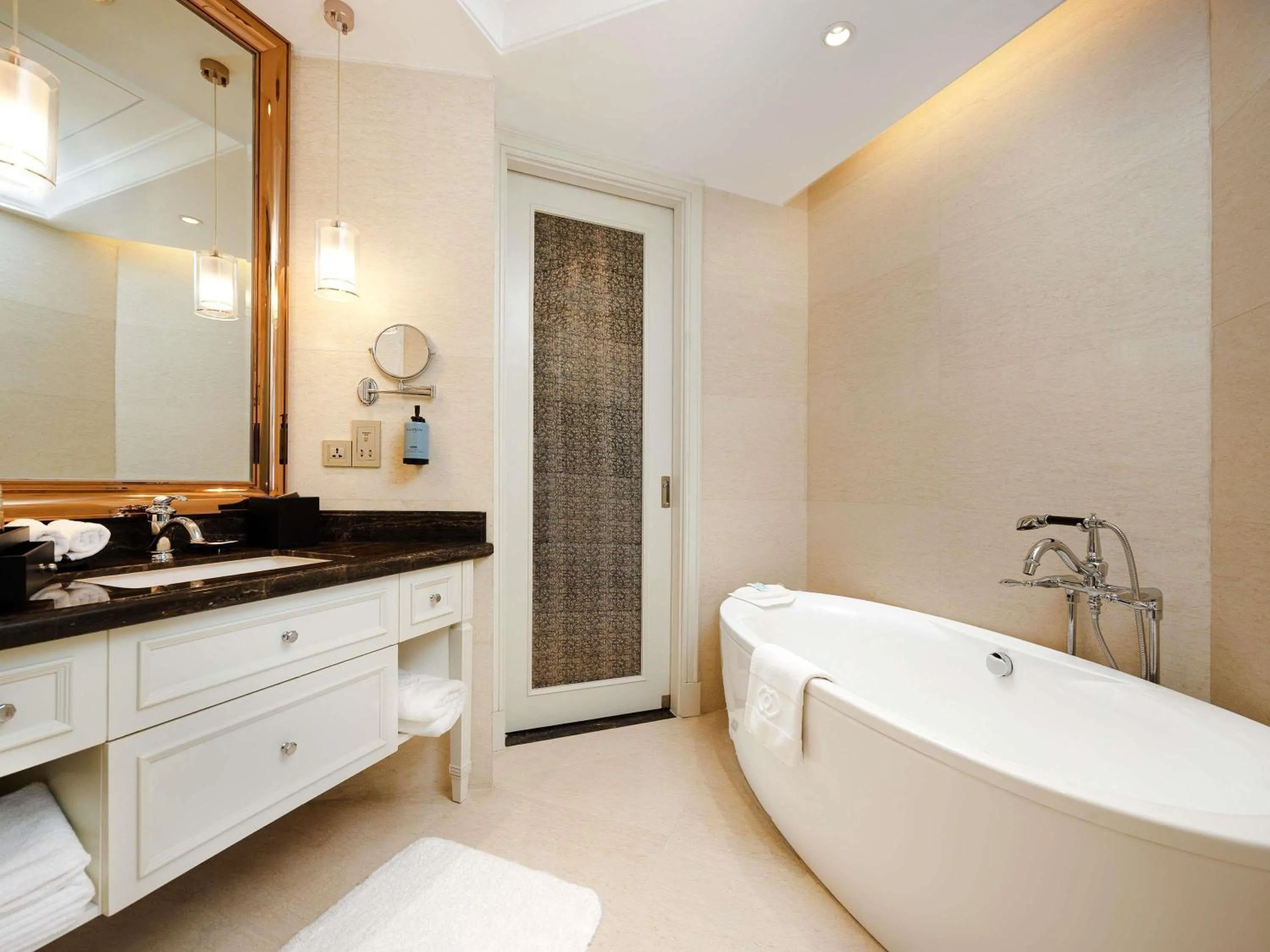 Bedroom in Sofitel Xining