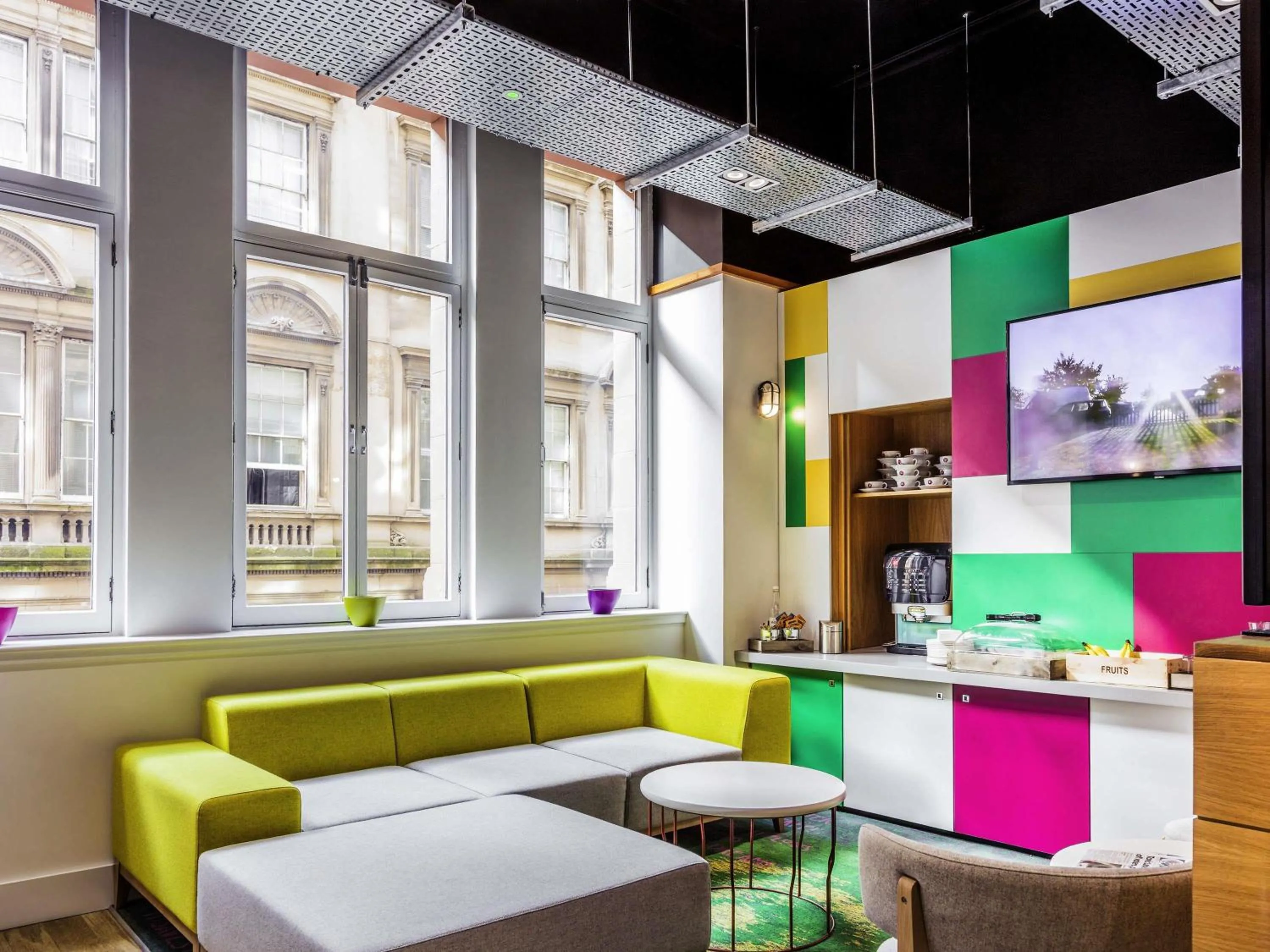 Restaurant/places to eat in ibis Styles Glasgow Centre George Square