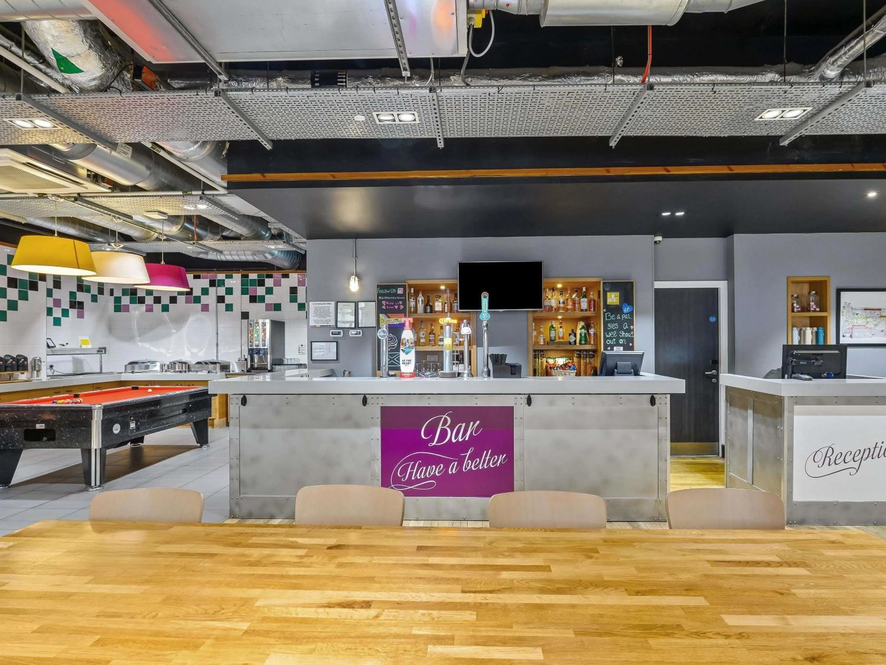Lounge or bar in ibis Styles Glasgow Centre George Square
