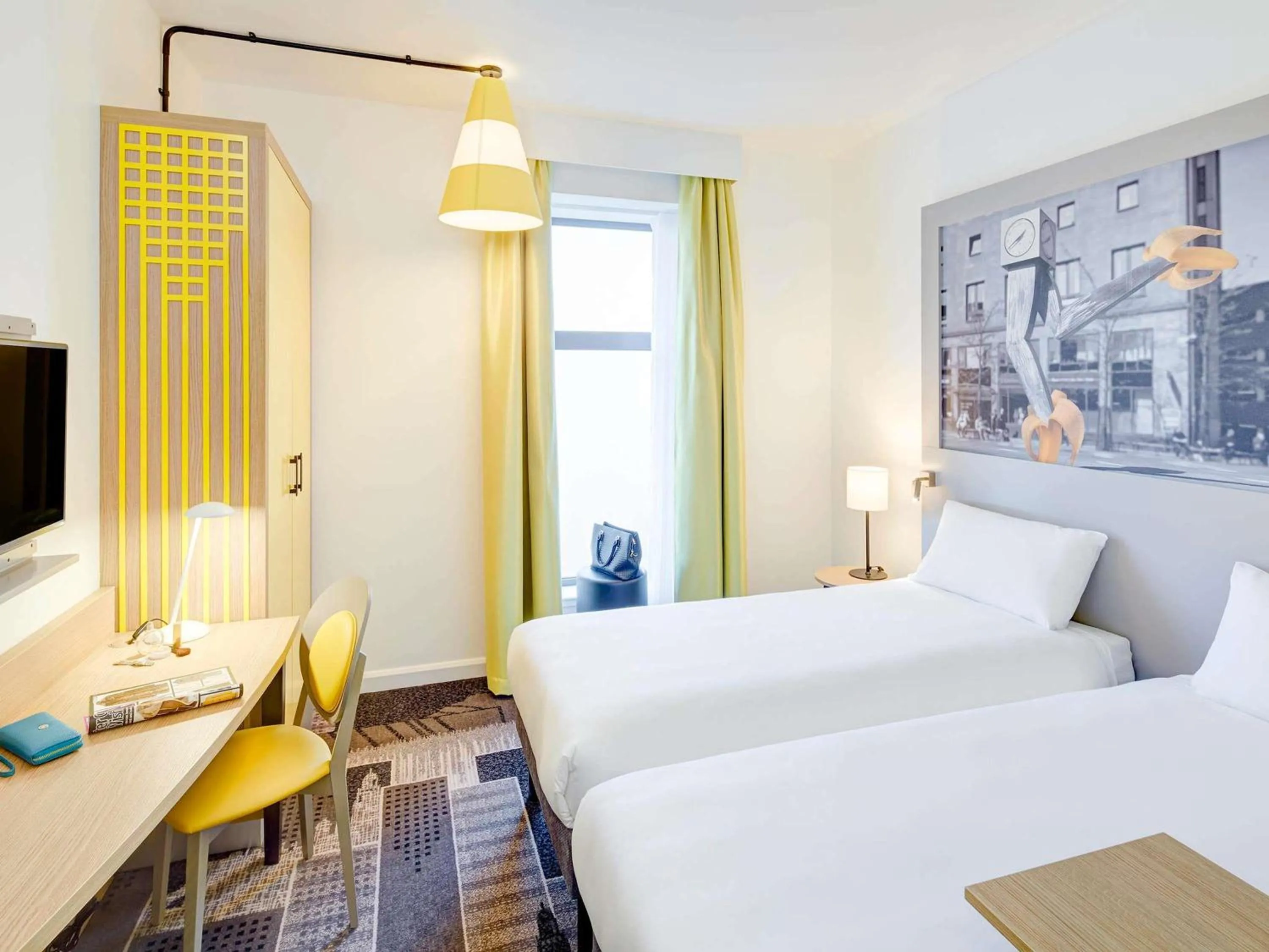 Bedroom, Bed in ibis Styles Glasgow Centre George Square