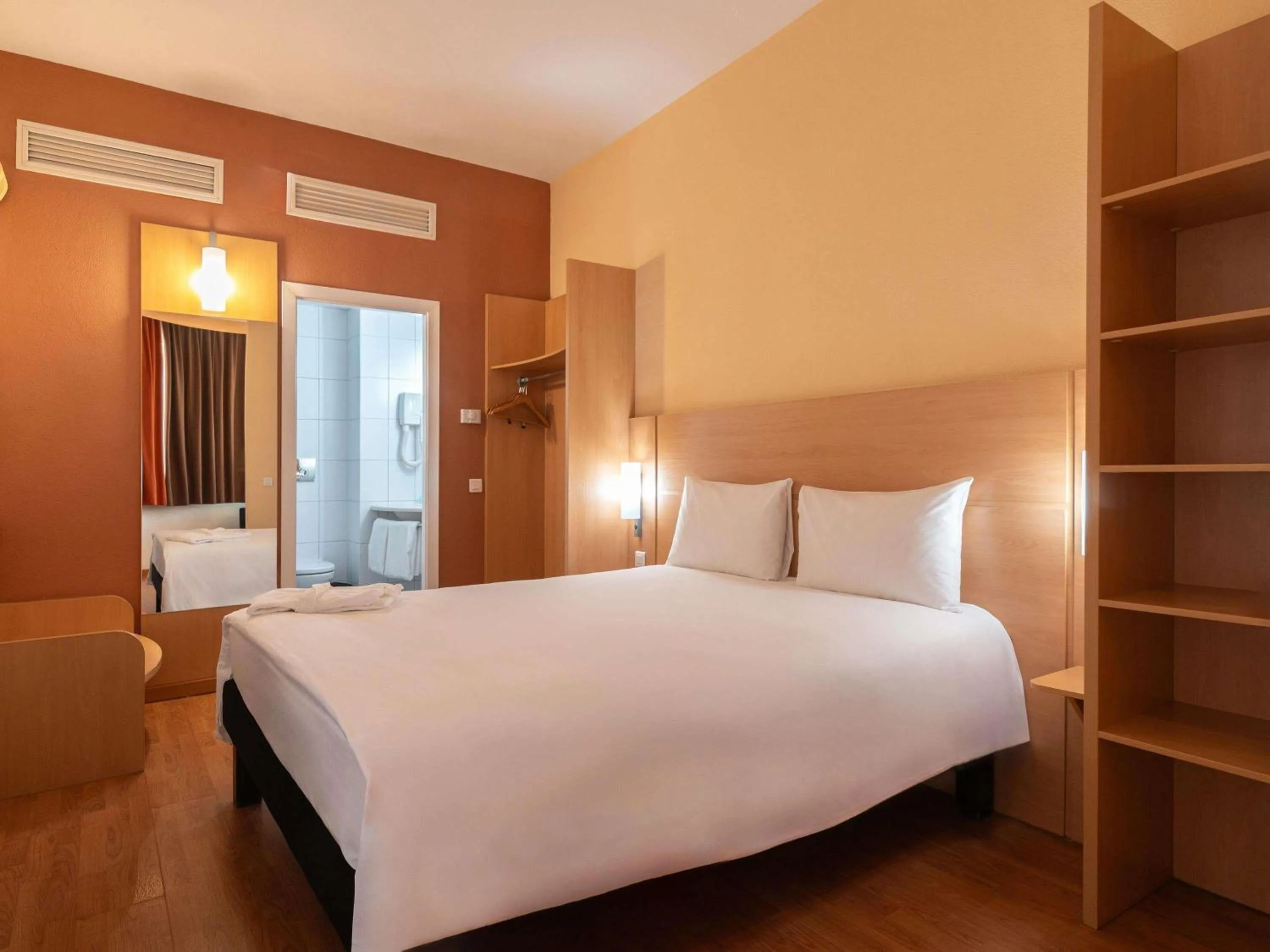 Bedroom, Bed in Ibis Astana