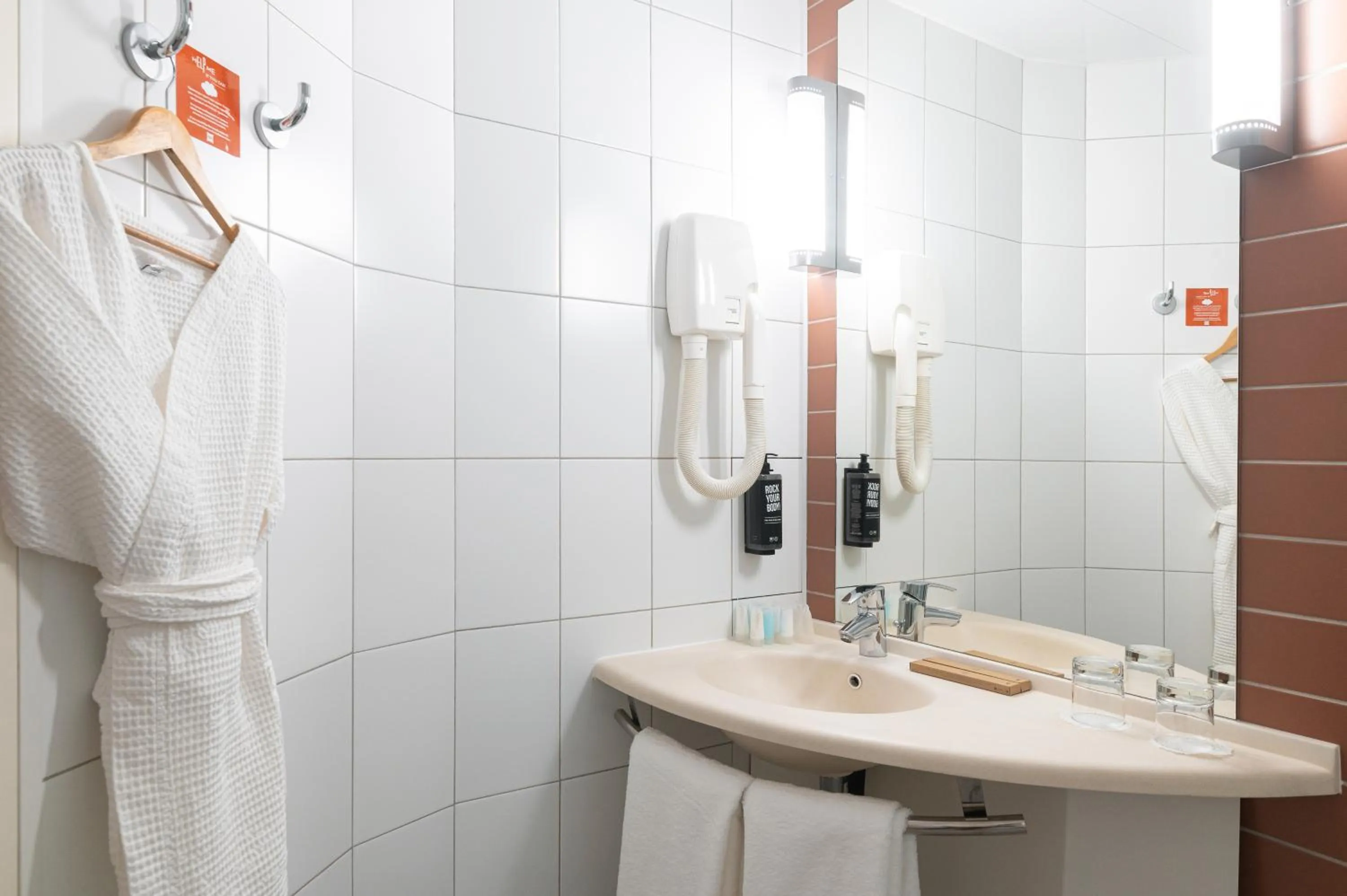 Shower in Ibis Astana