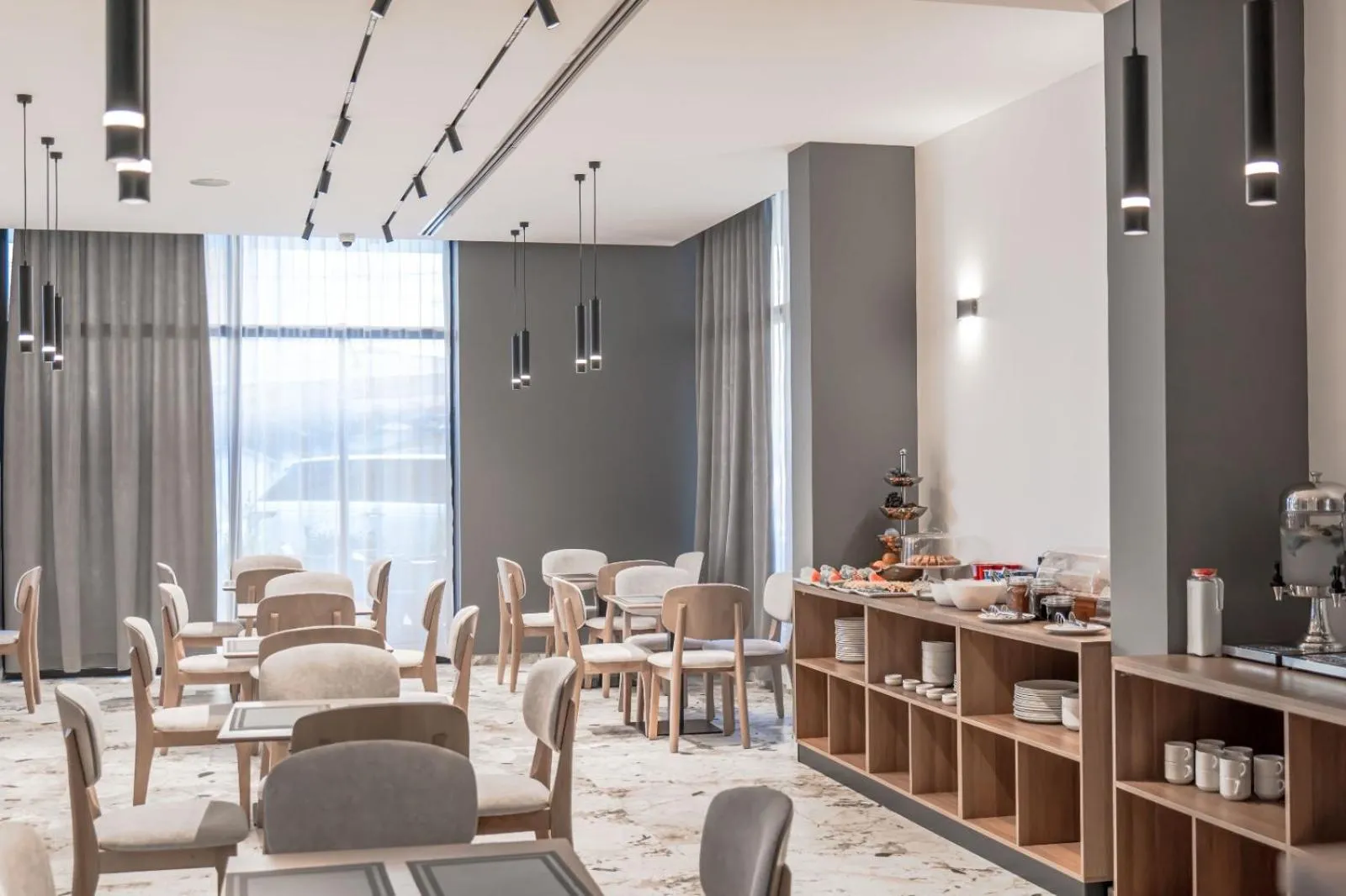 Restaurant/places to eat in Boe Luxury Hotel