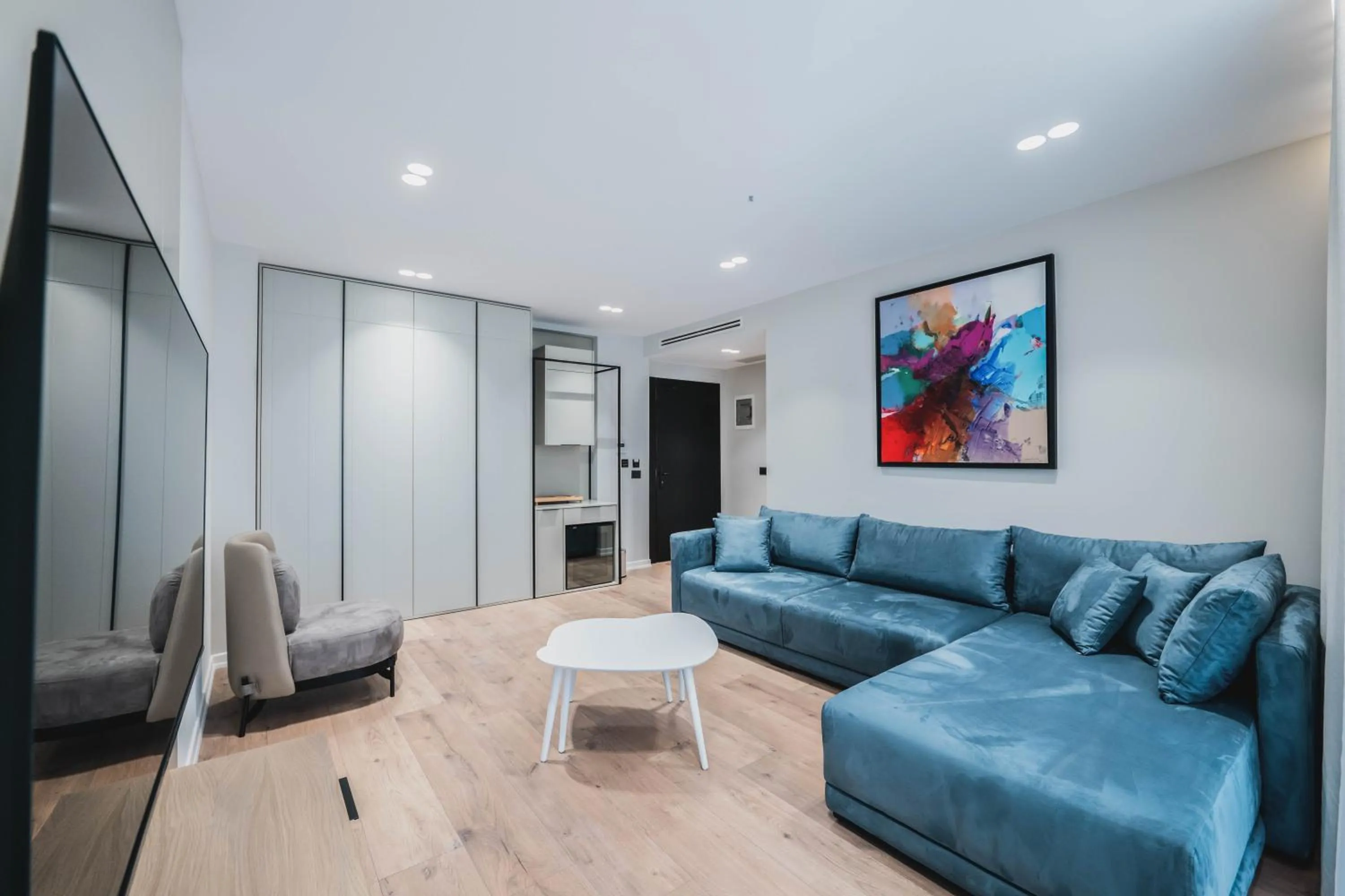 TV and multimedia in Boe Luxury Hotel