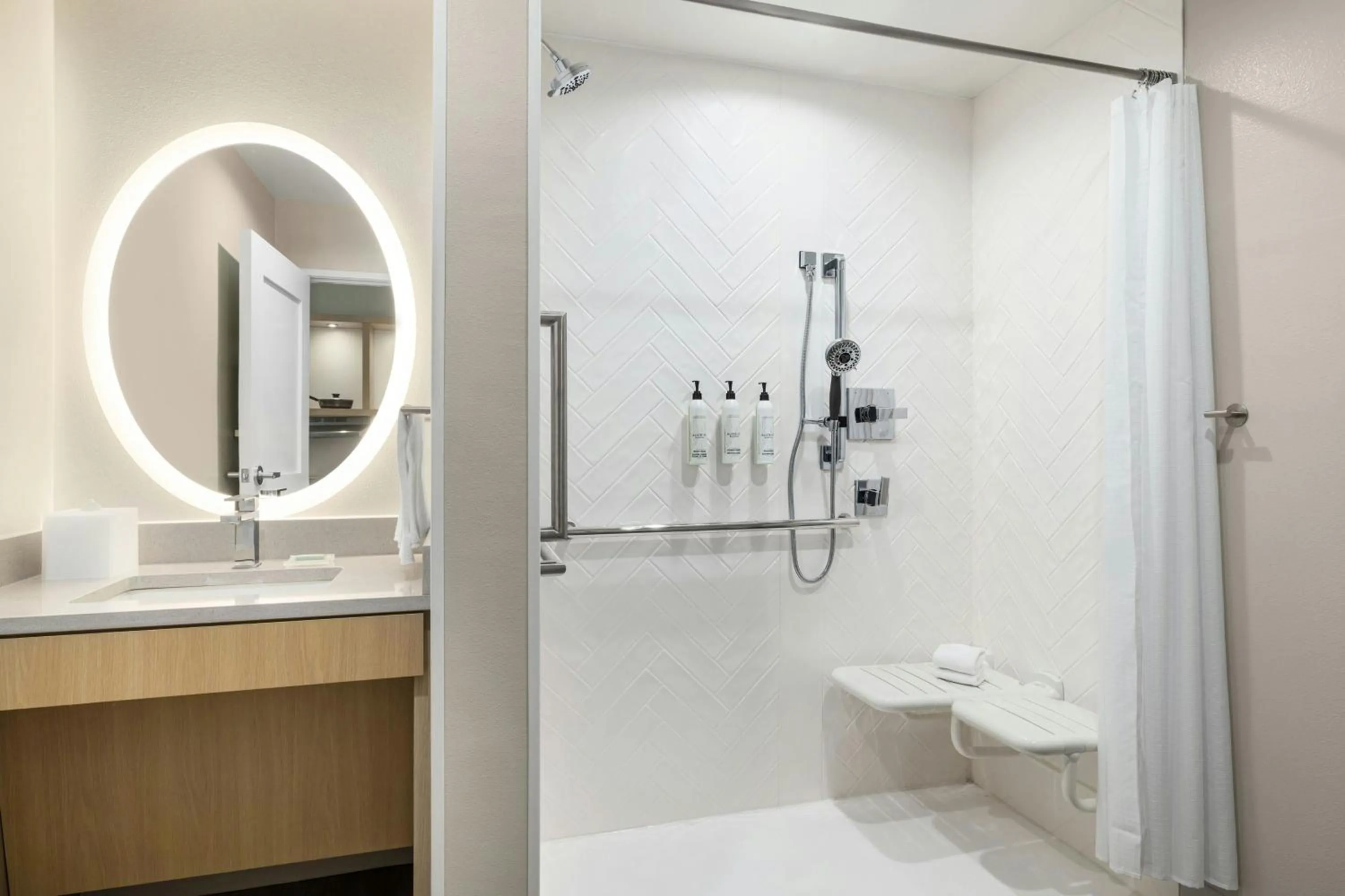 Bathroom in TownePlace Suites by Marriott Humble Intercontinental Airport