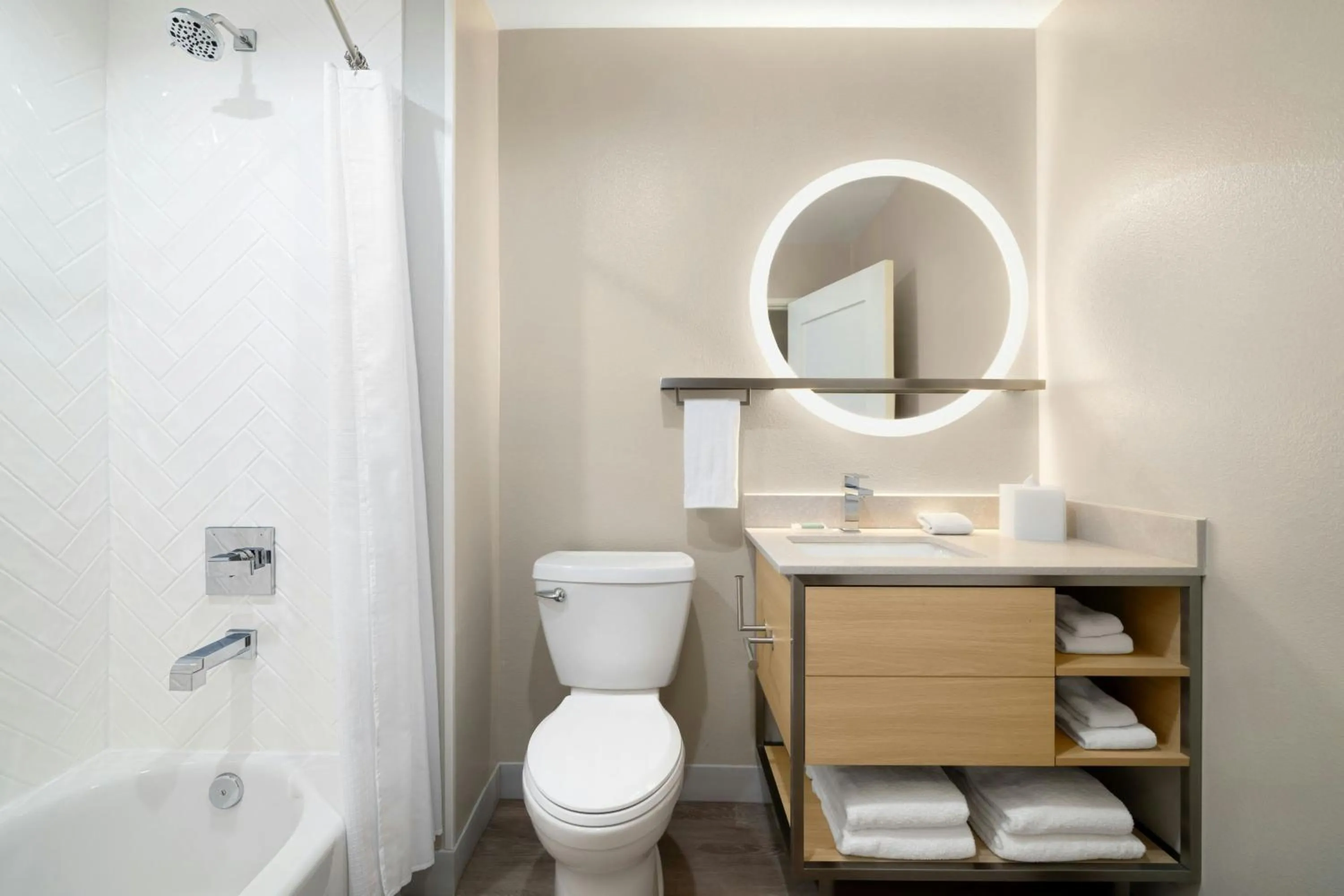 Bathroom in TownePlace Suites by Marriott Humble Intercontinental Airport