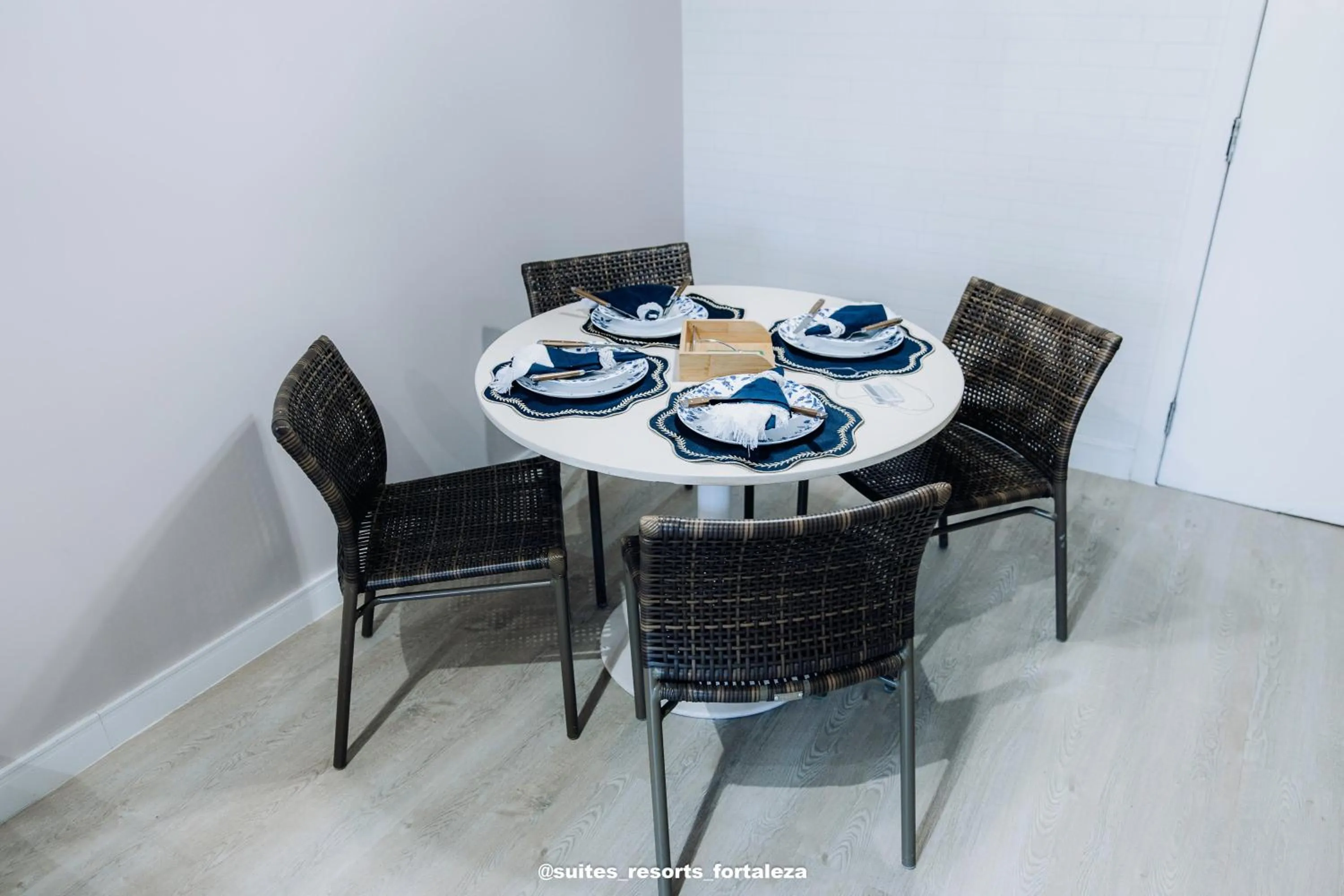 Dining area in Apartamento - Pé na areia - Ao lado do parque aquático - Administrado por Anfitrião