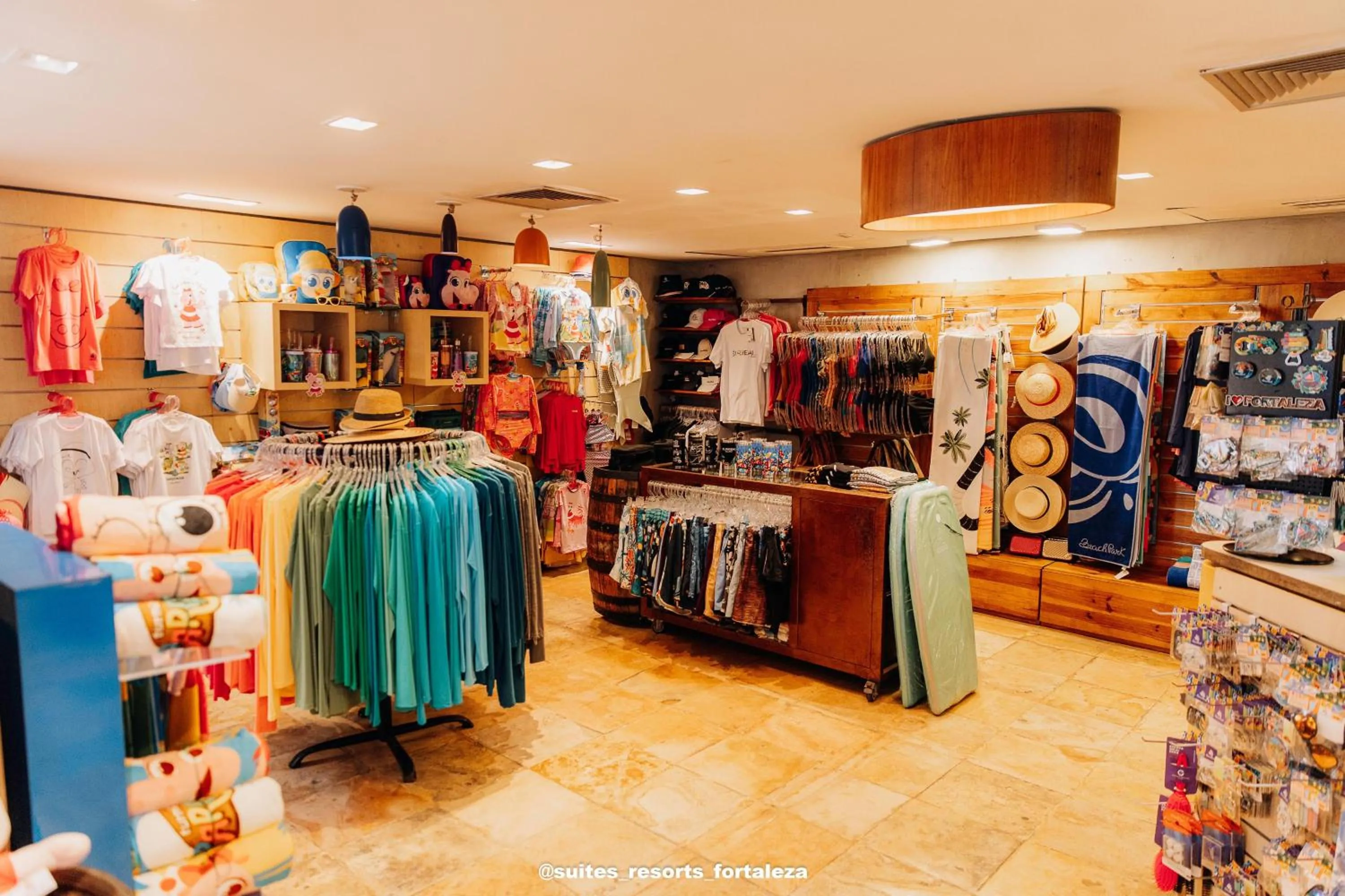 On-site shops in Apartamento - Pé na areia - Ao lado do parque aquático - Administrado por Anfitrião