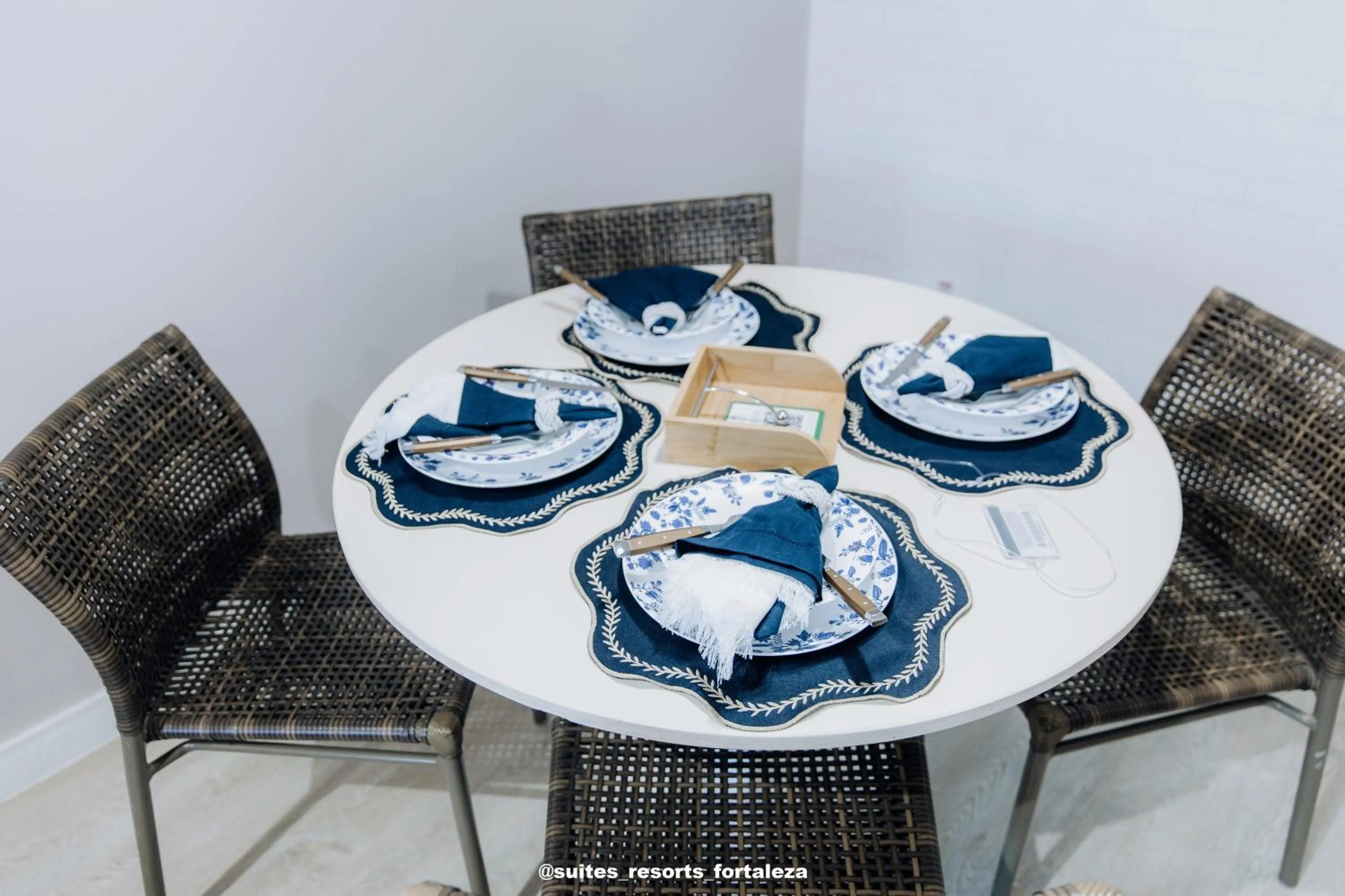 Dining area in Apartamento - Pé na areia - Ao lado do parque aquático - Administrado por Anfitrião