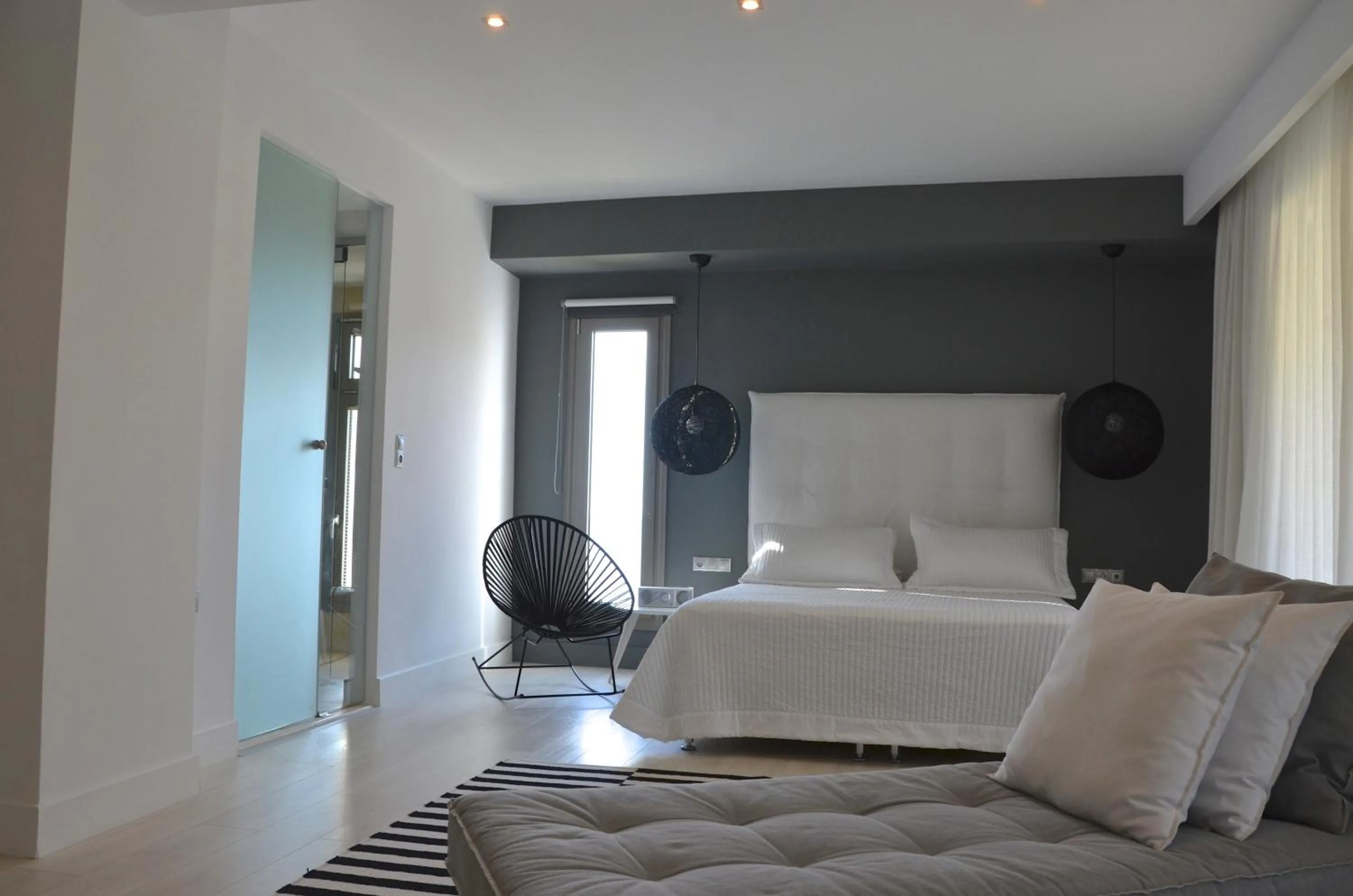 Seating area, Bed in Ino Hotel & Suites