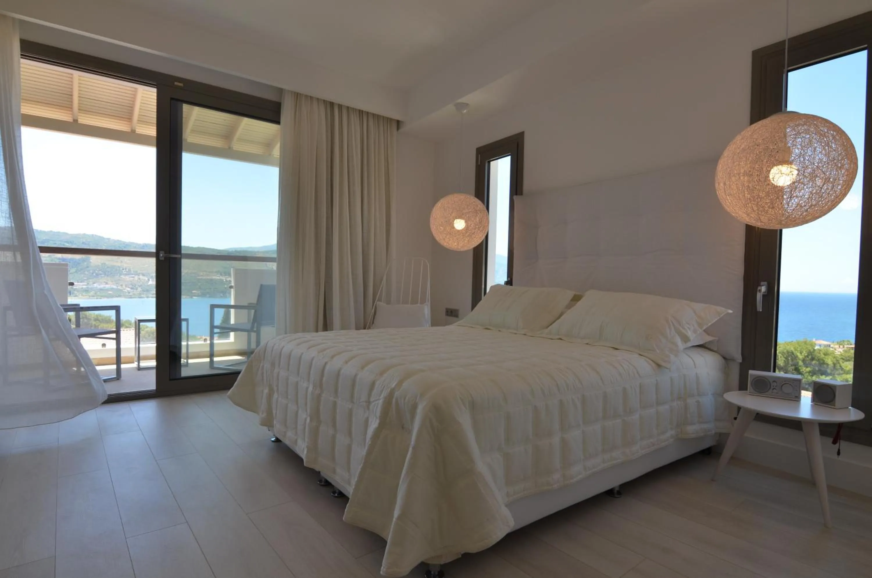 Photo of the whole room, Bed in Ino Hotel & Suites