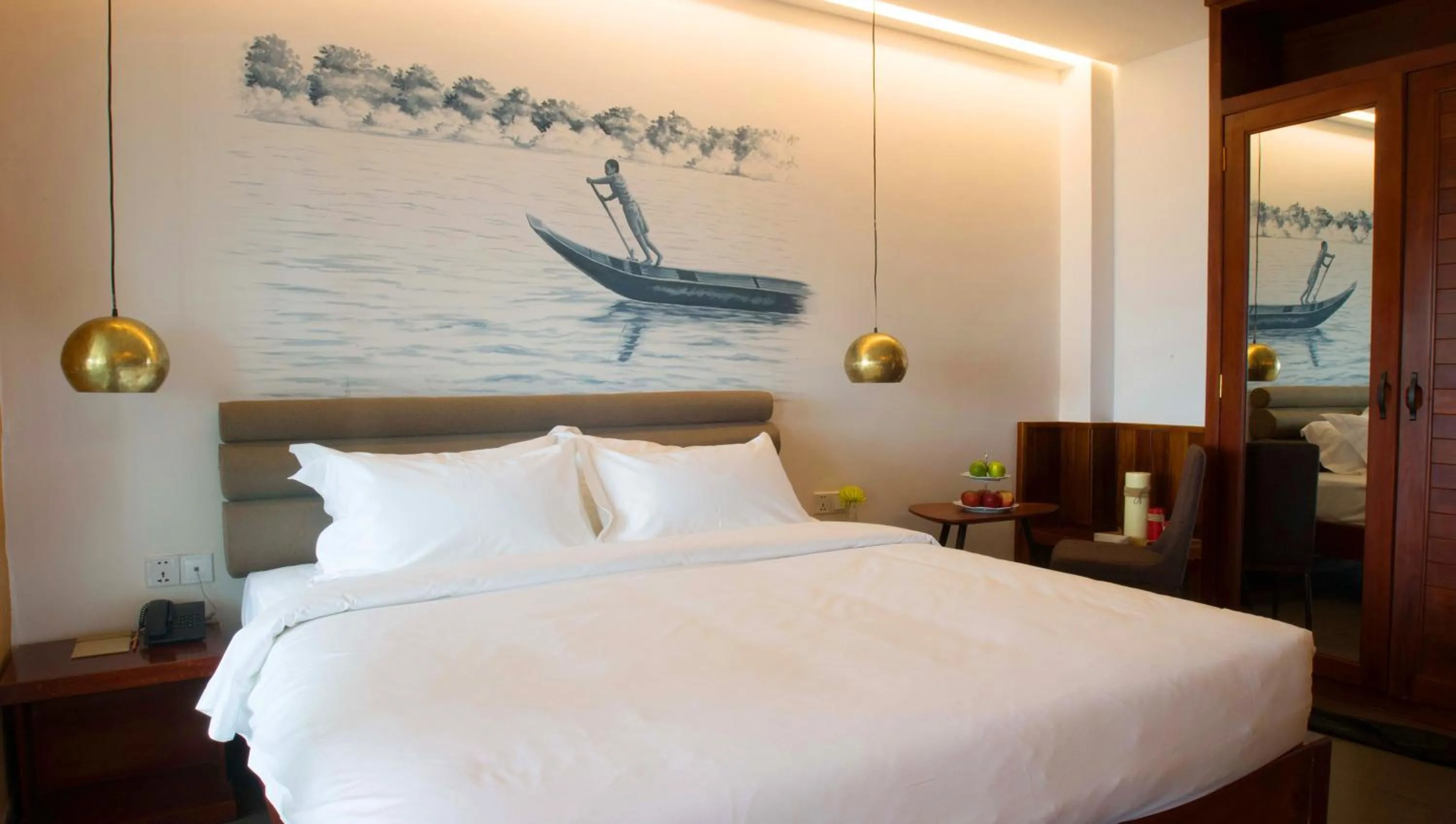 River view, Bed in Almond Hotel Bassac River