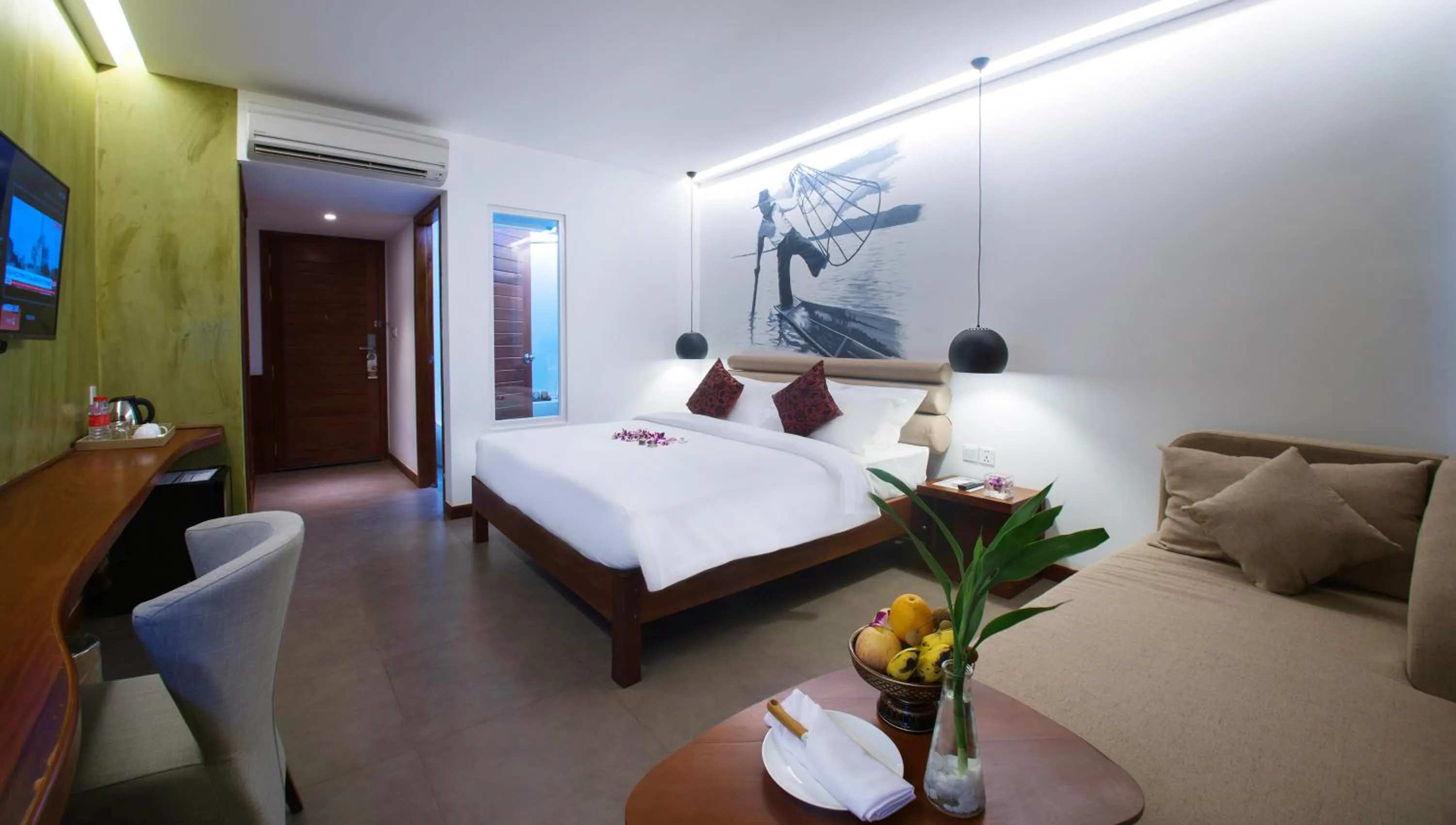 Living room, Bed in Almond Hotel Bassac River