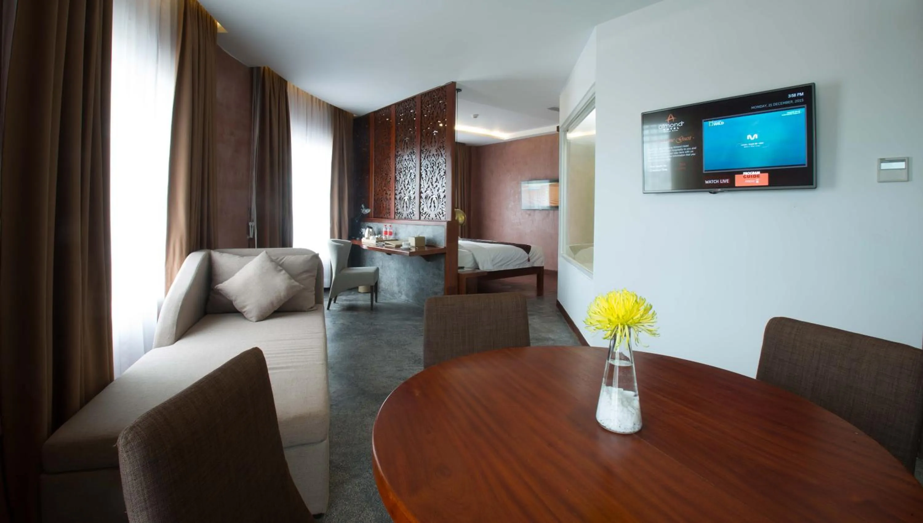 TV and multimedia in Almond Hotel Bassac River