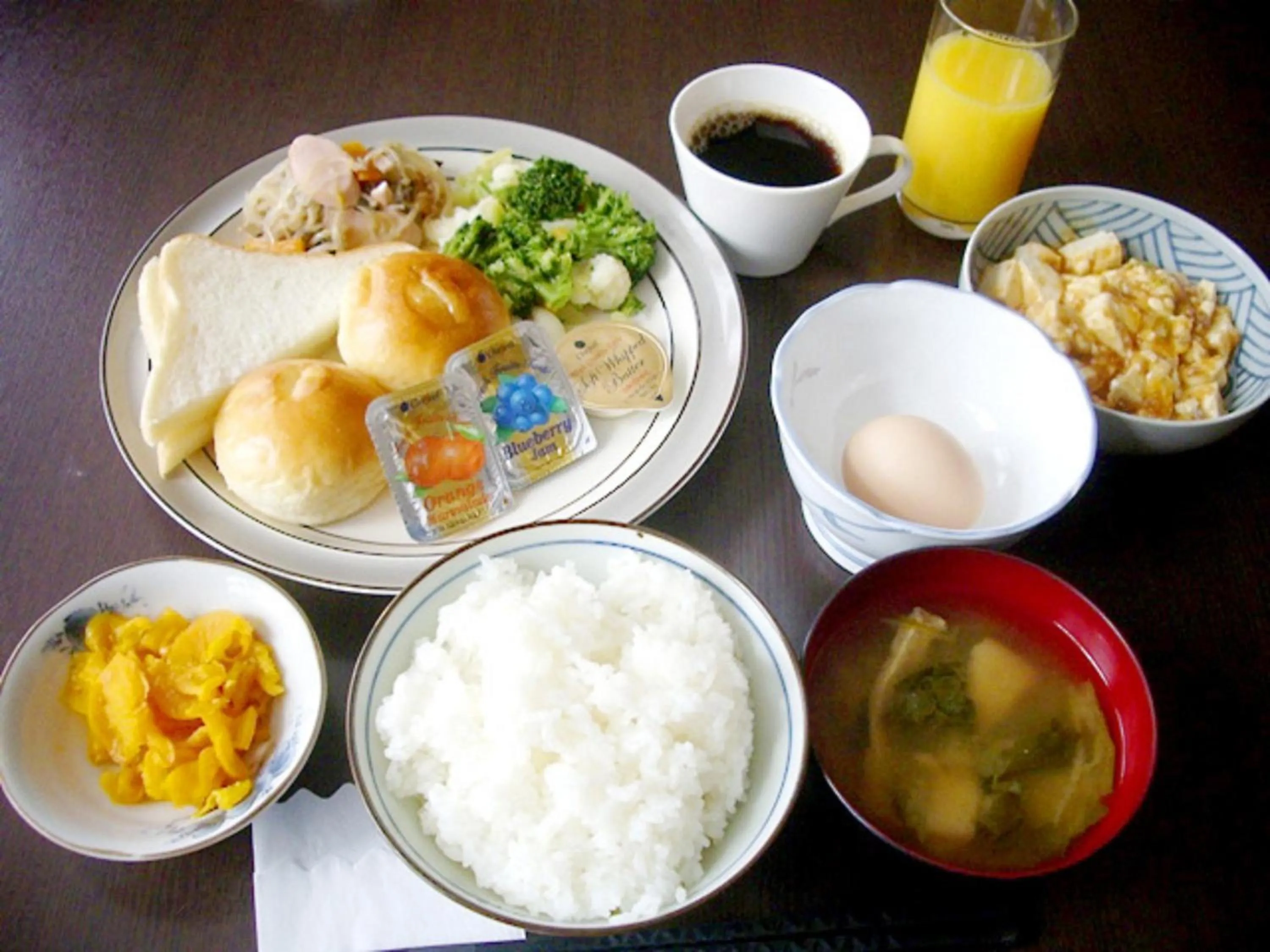 Buffet breakfast in Hotel Muroran Hills