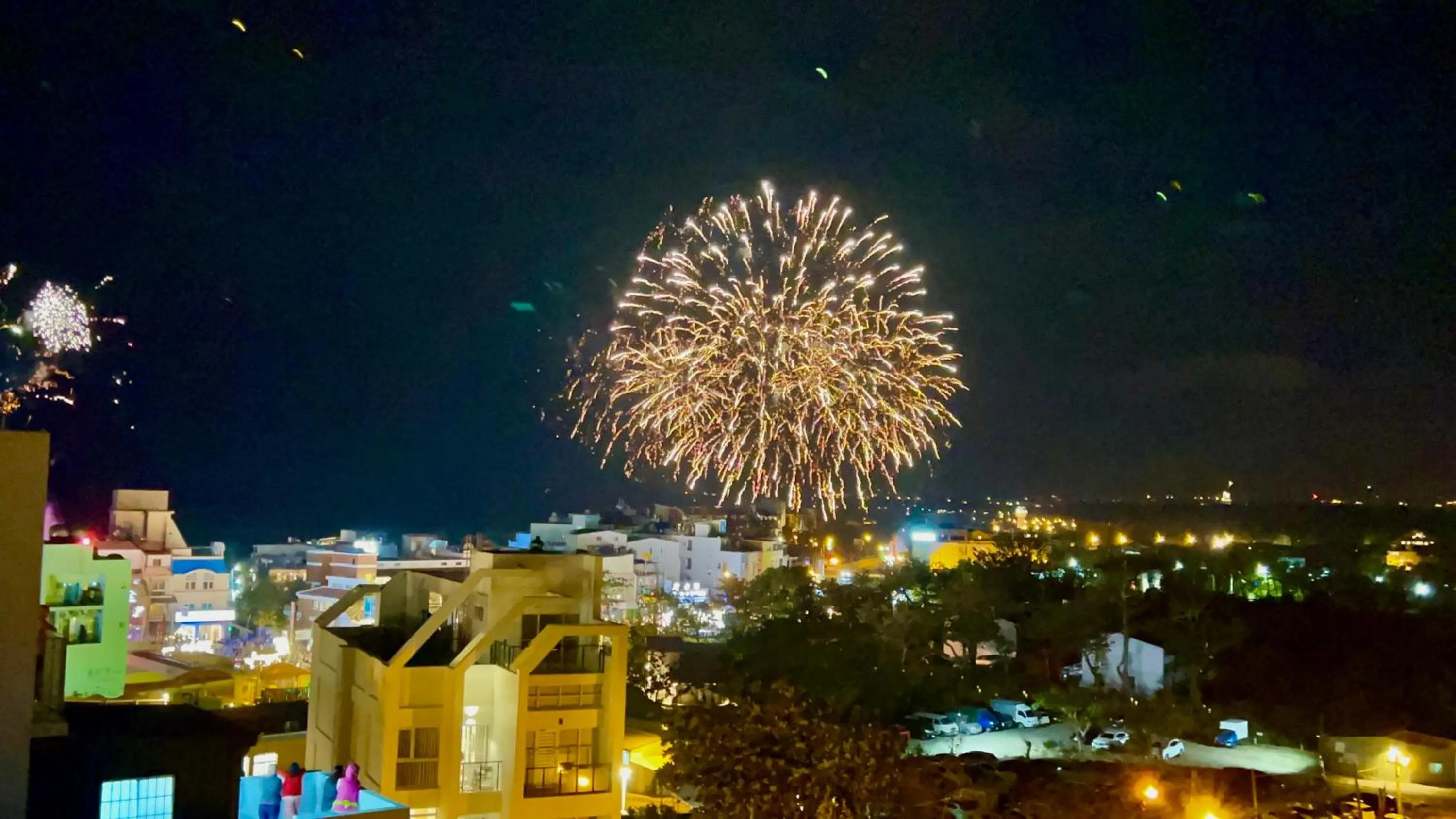 Night in Seasons Bali Fashion Inn