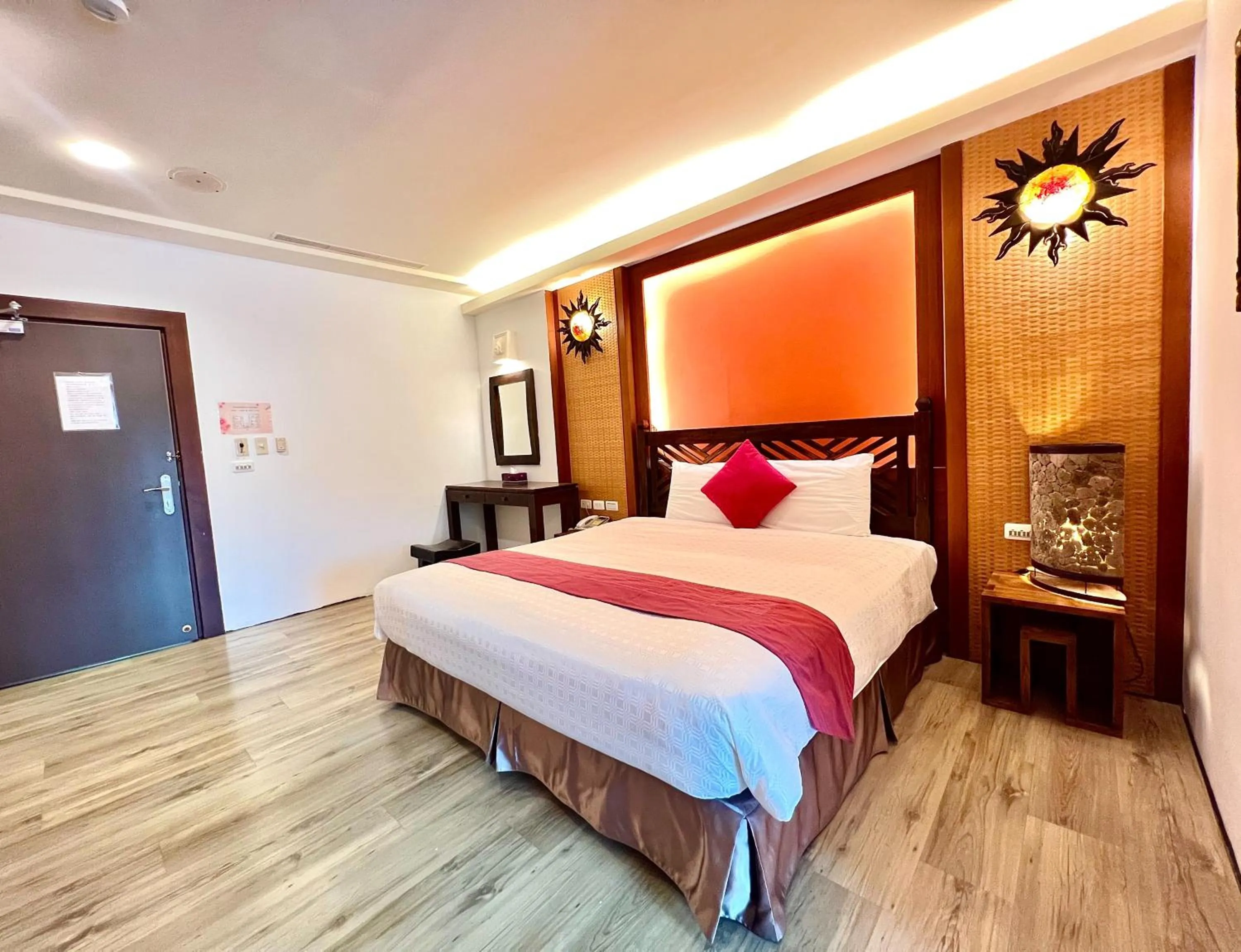 Photo of the whole room, Bed in Seasons Bali Fashion Inn