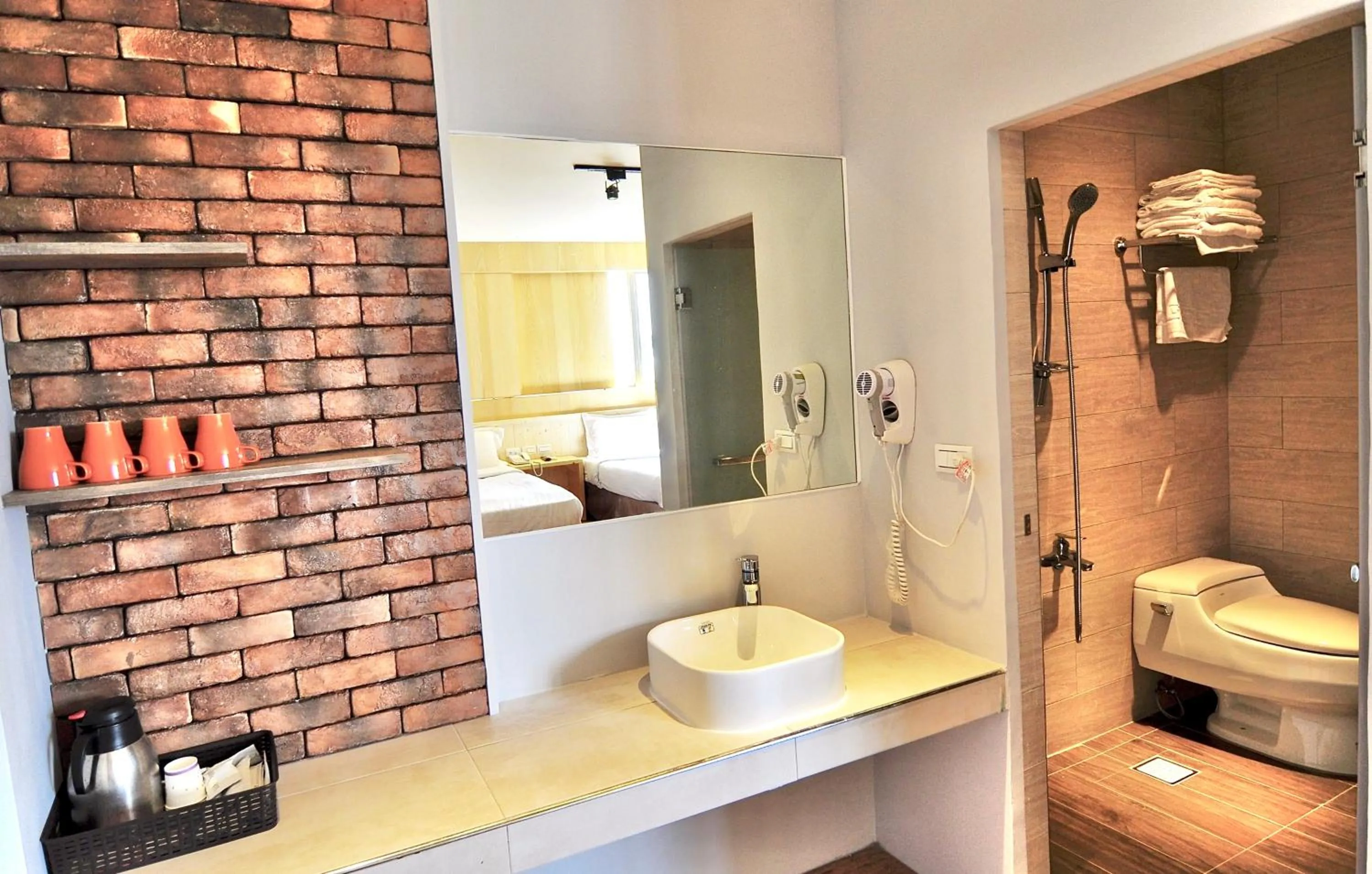 Shower in Martin Wales Inn