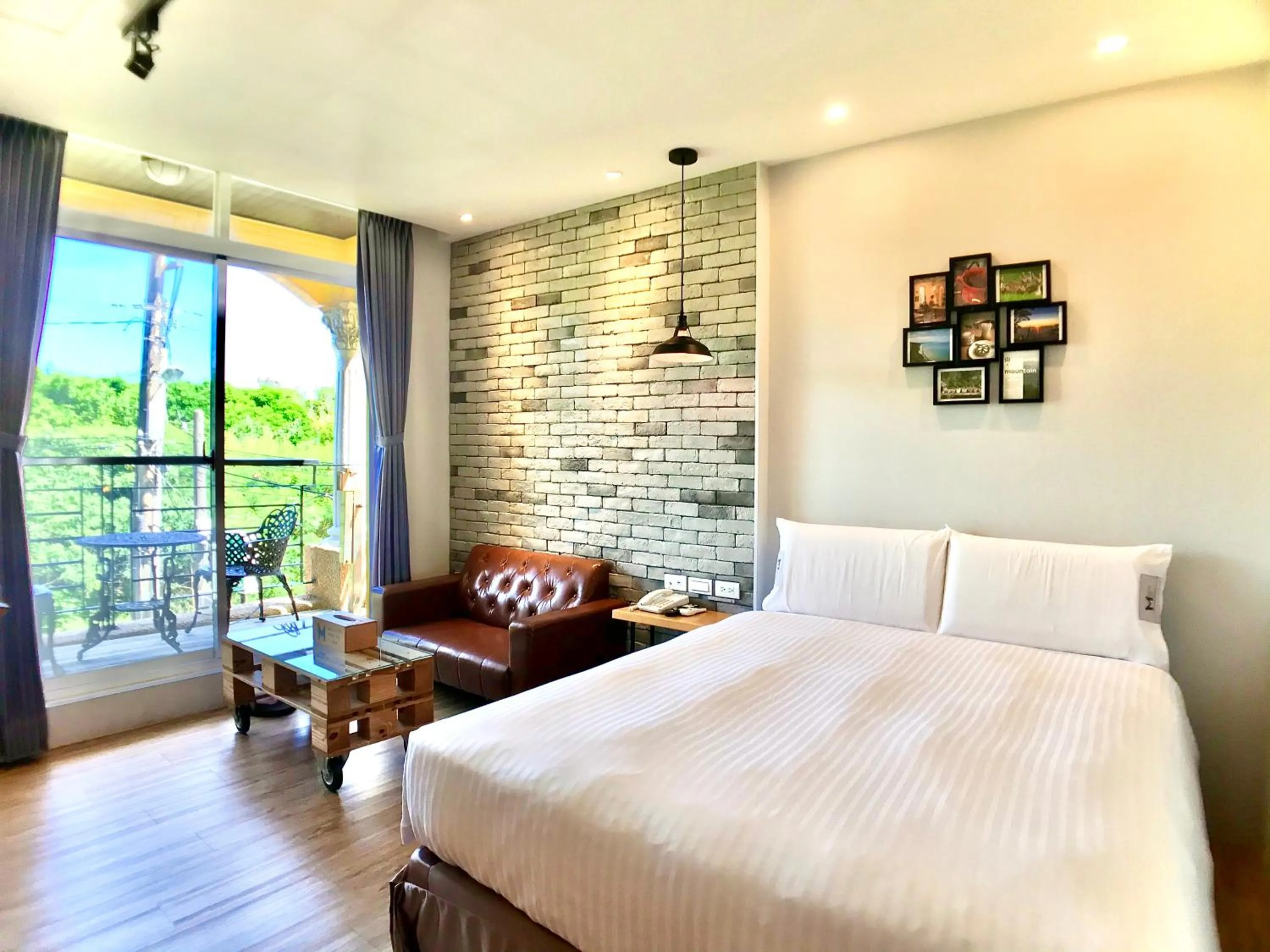 TV and multimedia, Bed in Martin Wales Inn