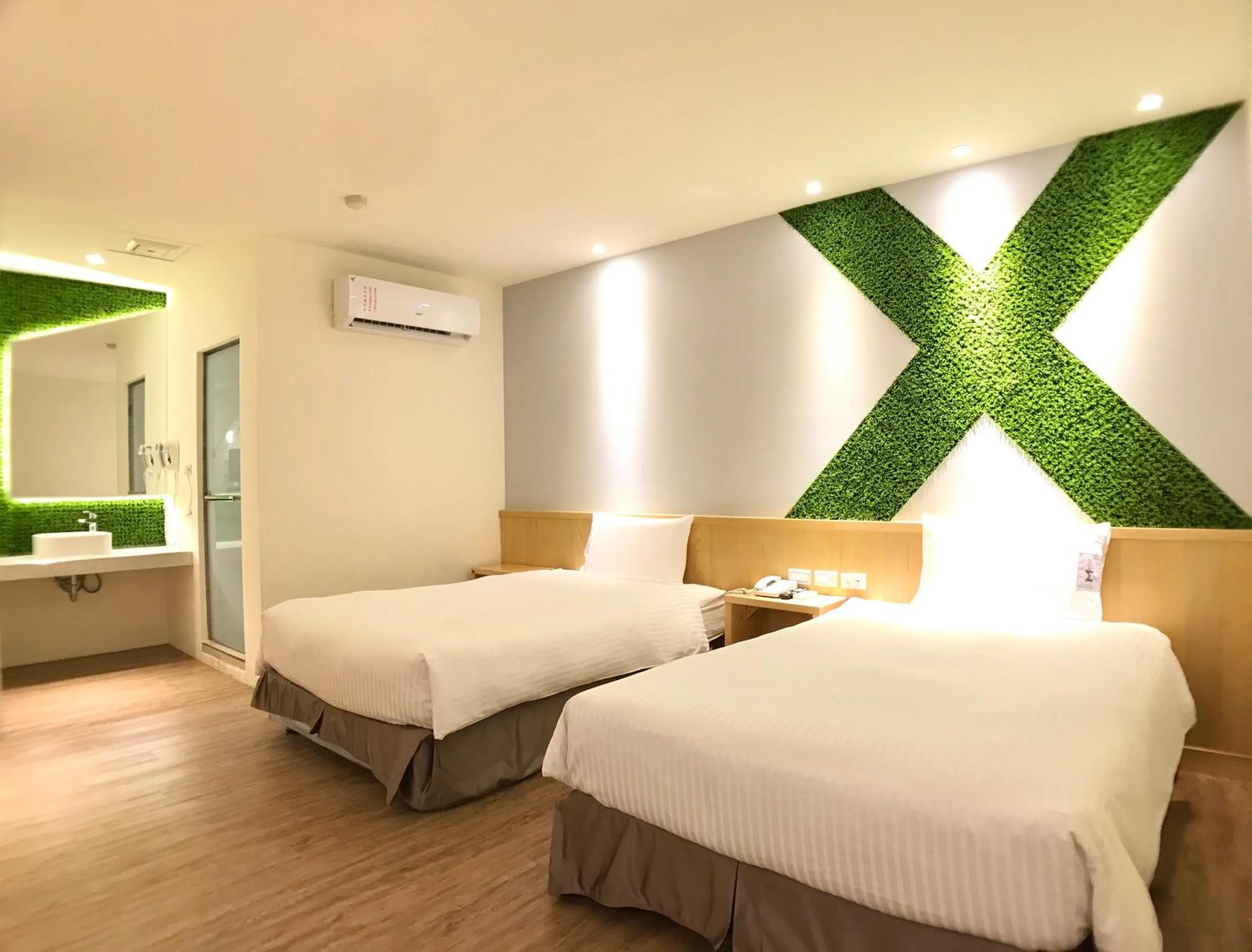 Shower, Bed in Martin Wales Inn