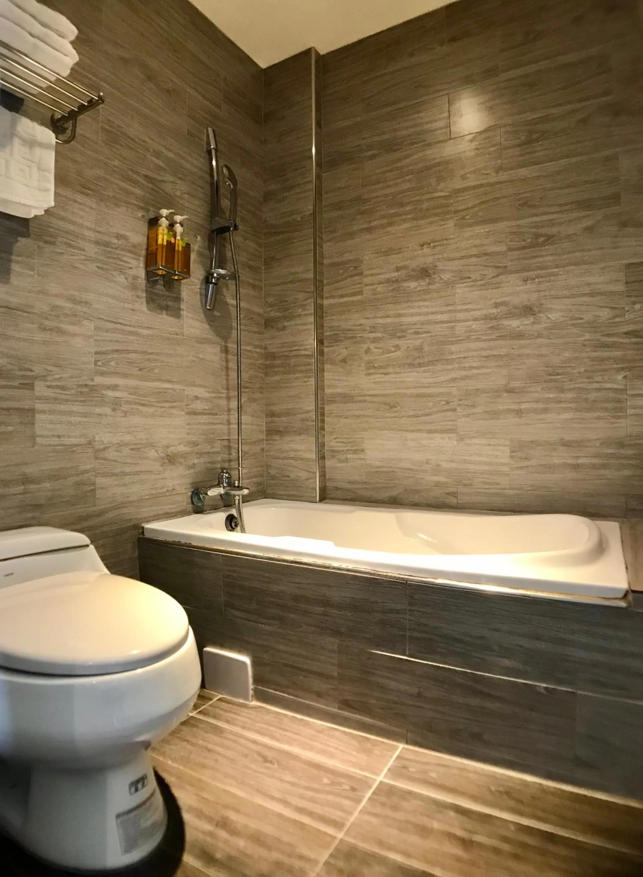 Shower in Martin Wales Inn