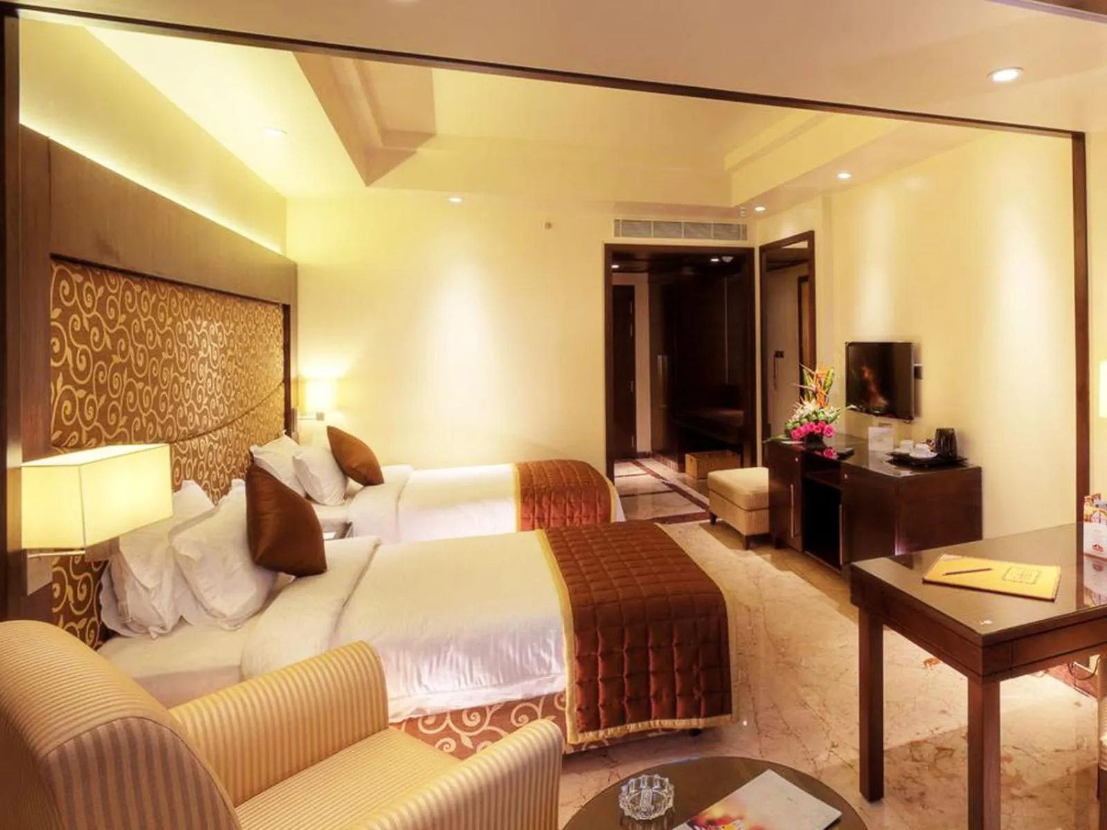 Bed in Anandha Inn Convention Centre and Suites