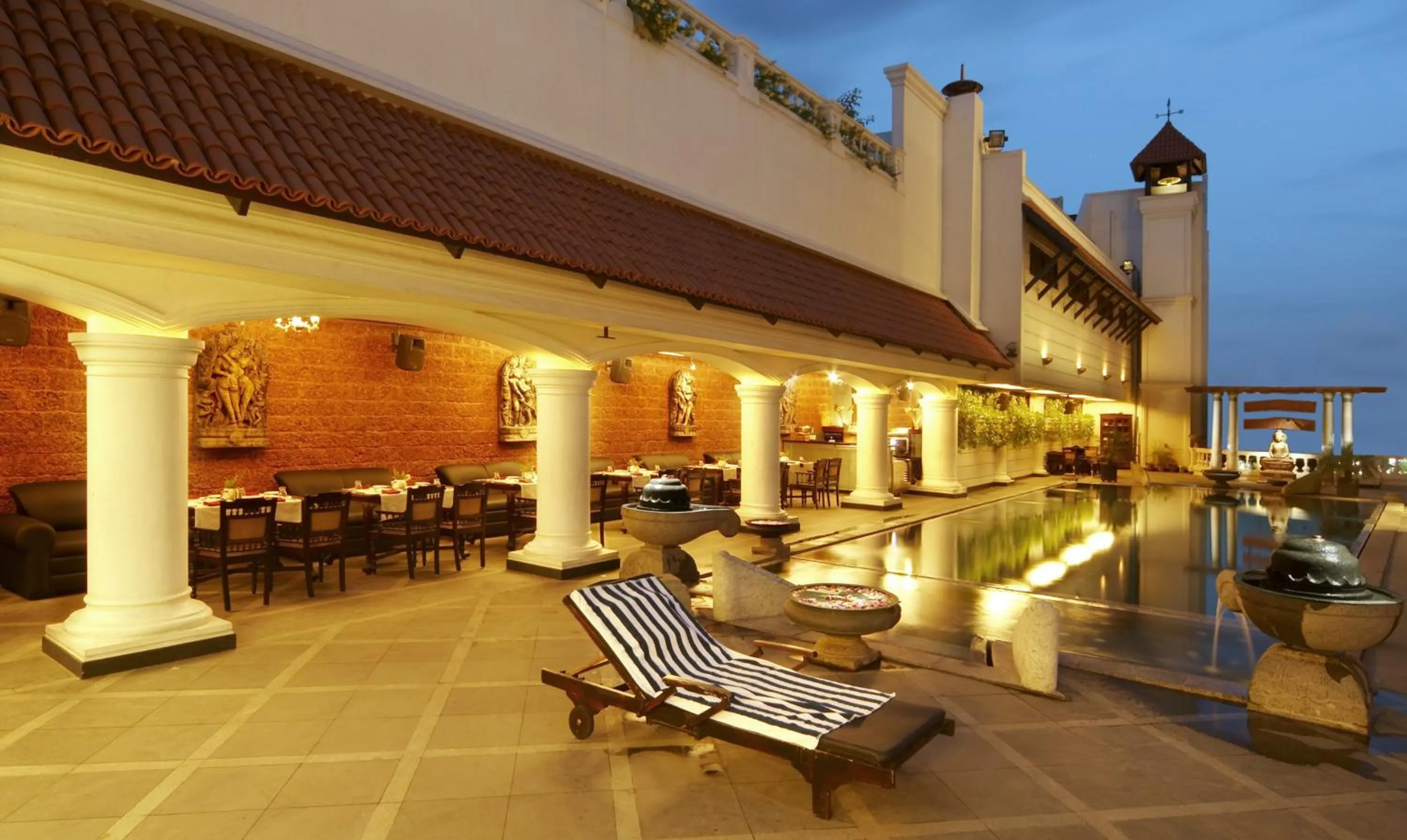 Swimming pool in Anandha Inn Convention Centre and Suites