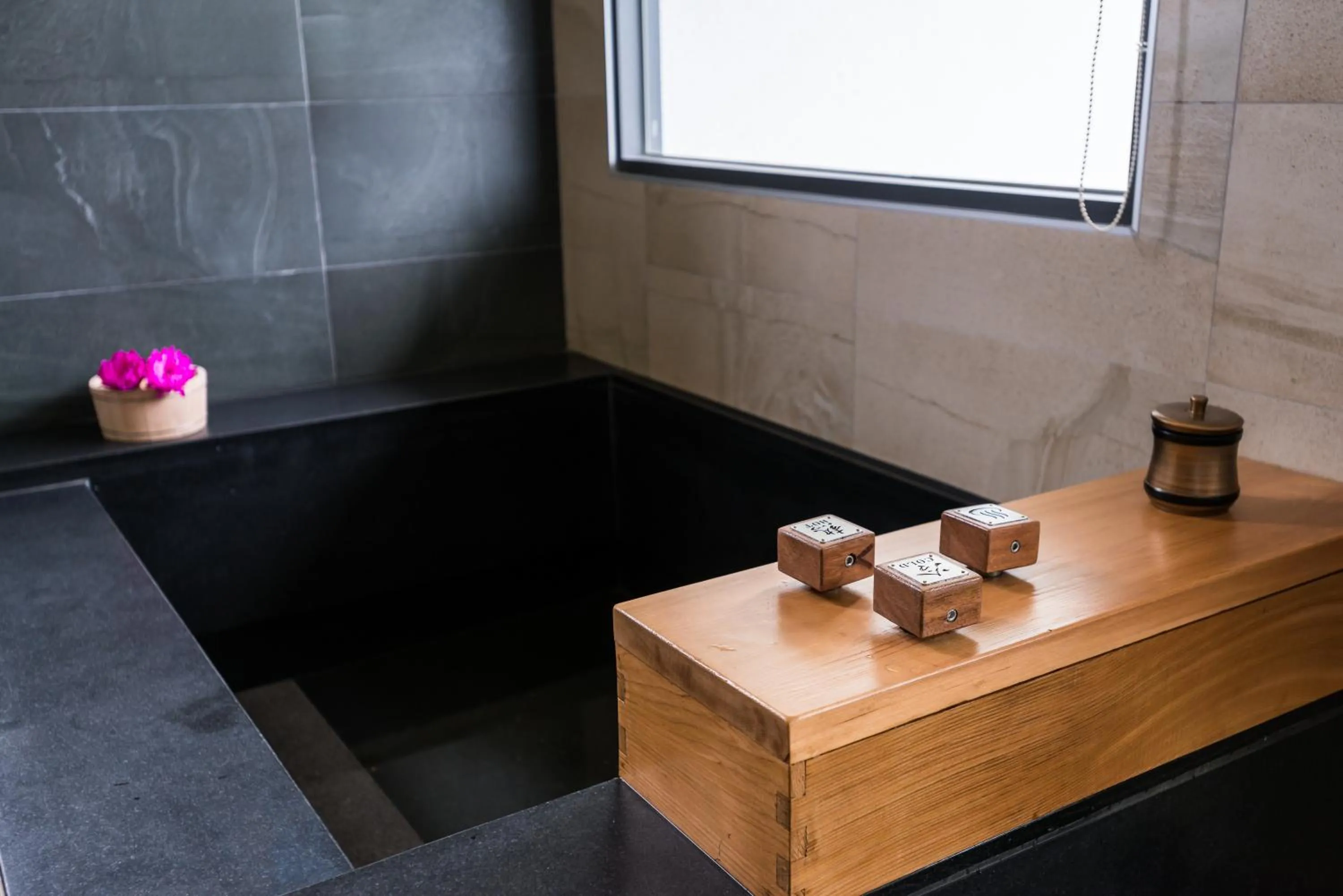 Hot Spring Bath in The Silence Manor