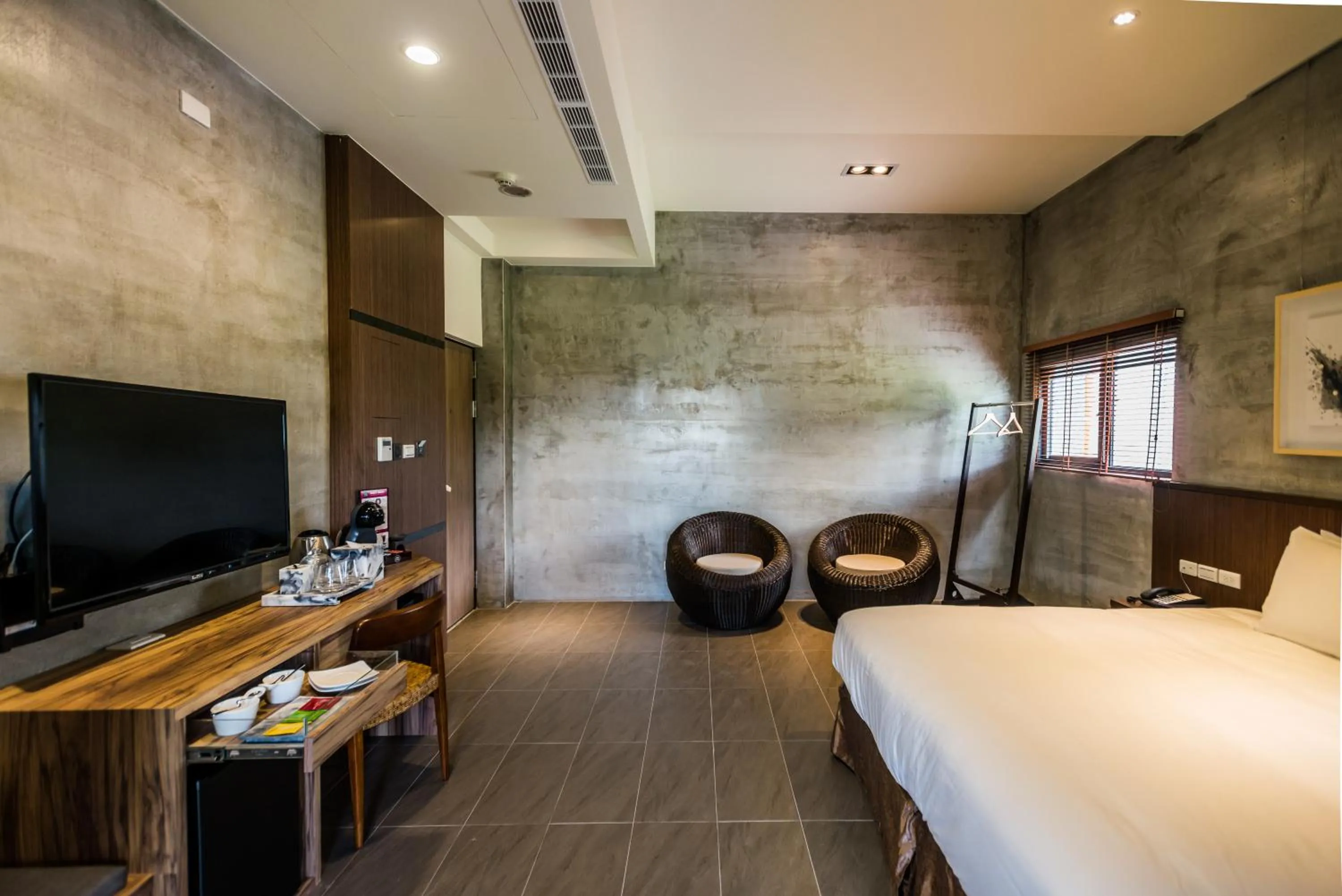 Bedroom, Bed in The Silence Manor