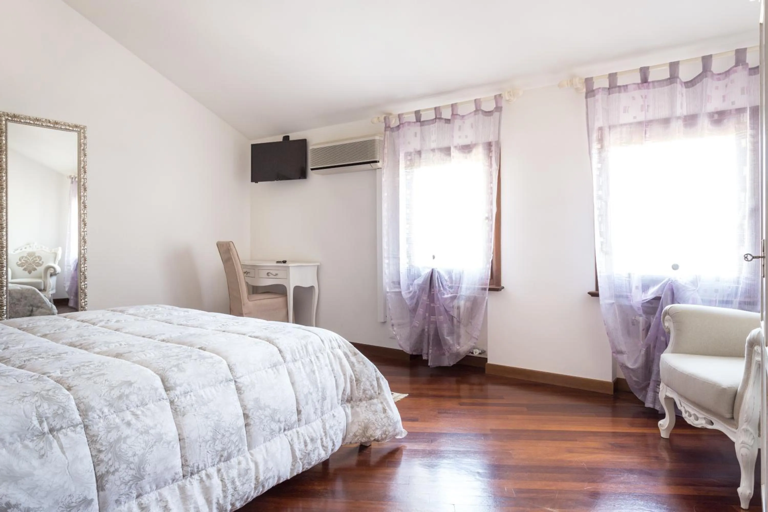 Day, Bed in La Dimora di Lara B&B