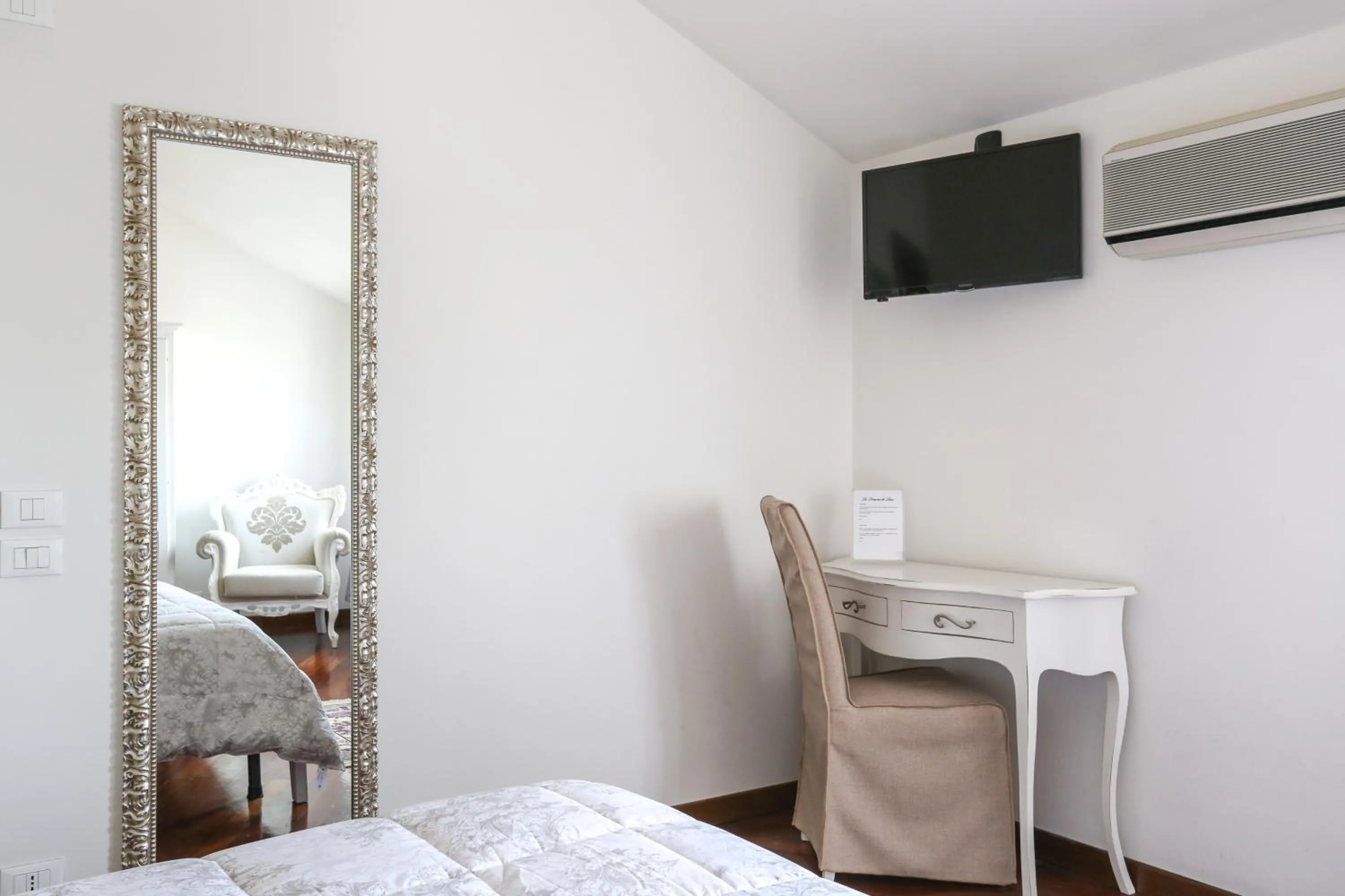 Bedroom, Bed in La Dimora di Lara B&B