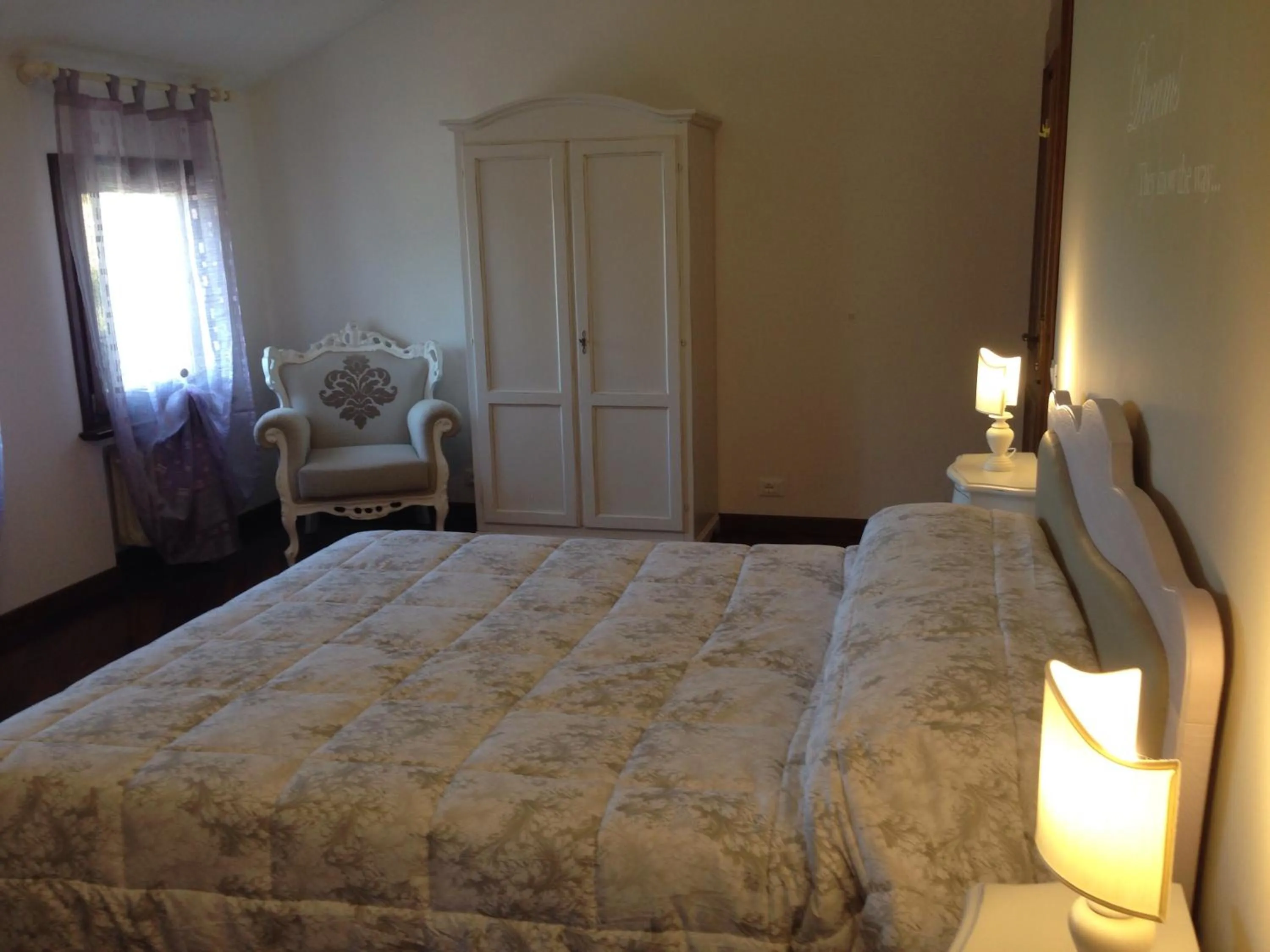 Day, Bed in La Dimora di Lara B&B
