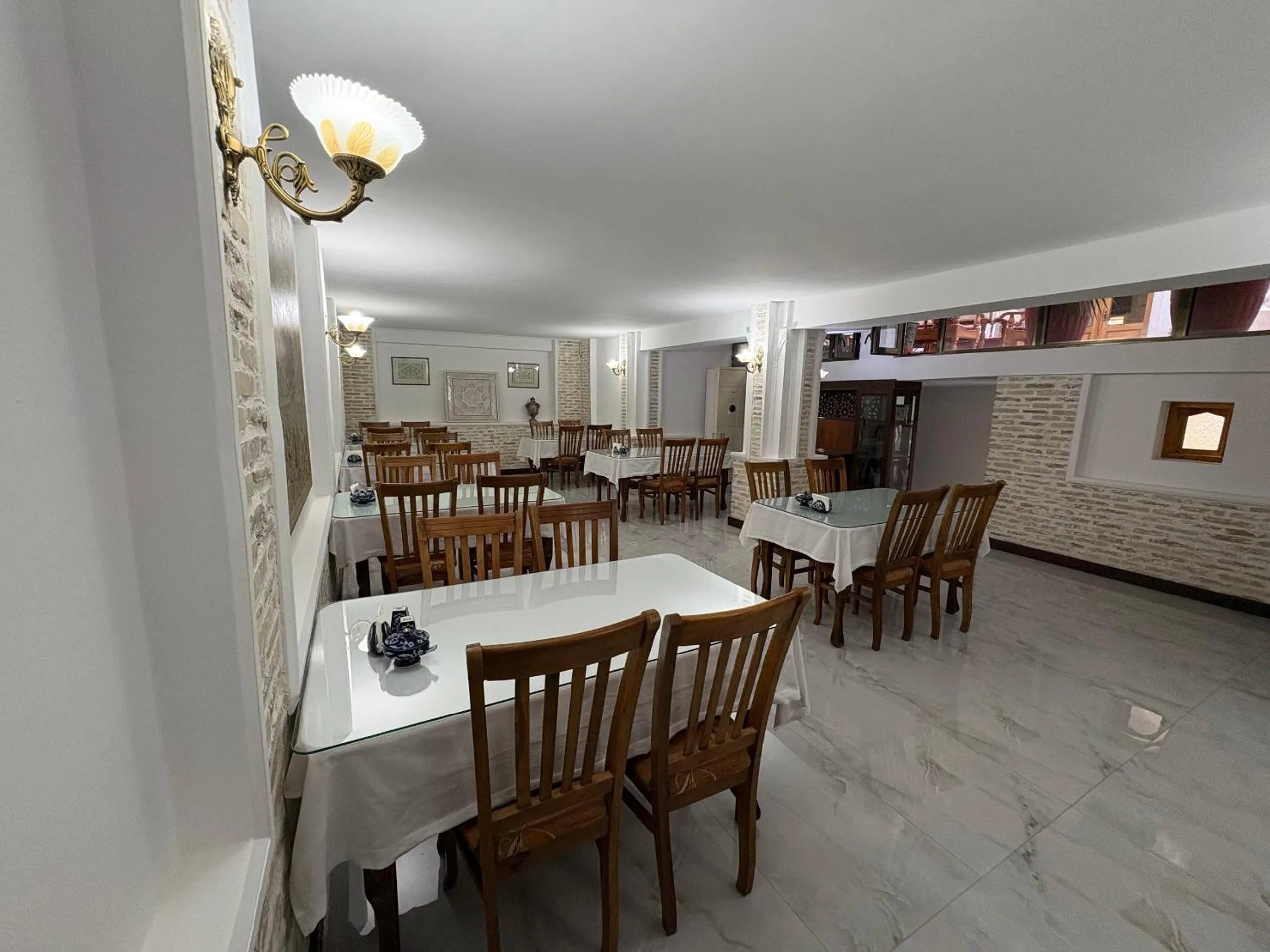 Restaurant/places to eat in Porso Boutique Hotel