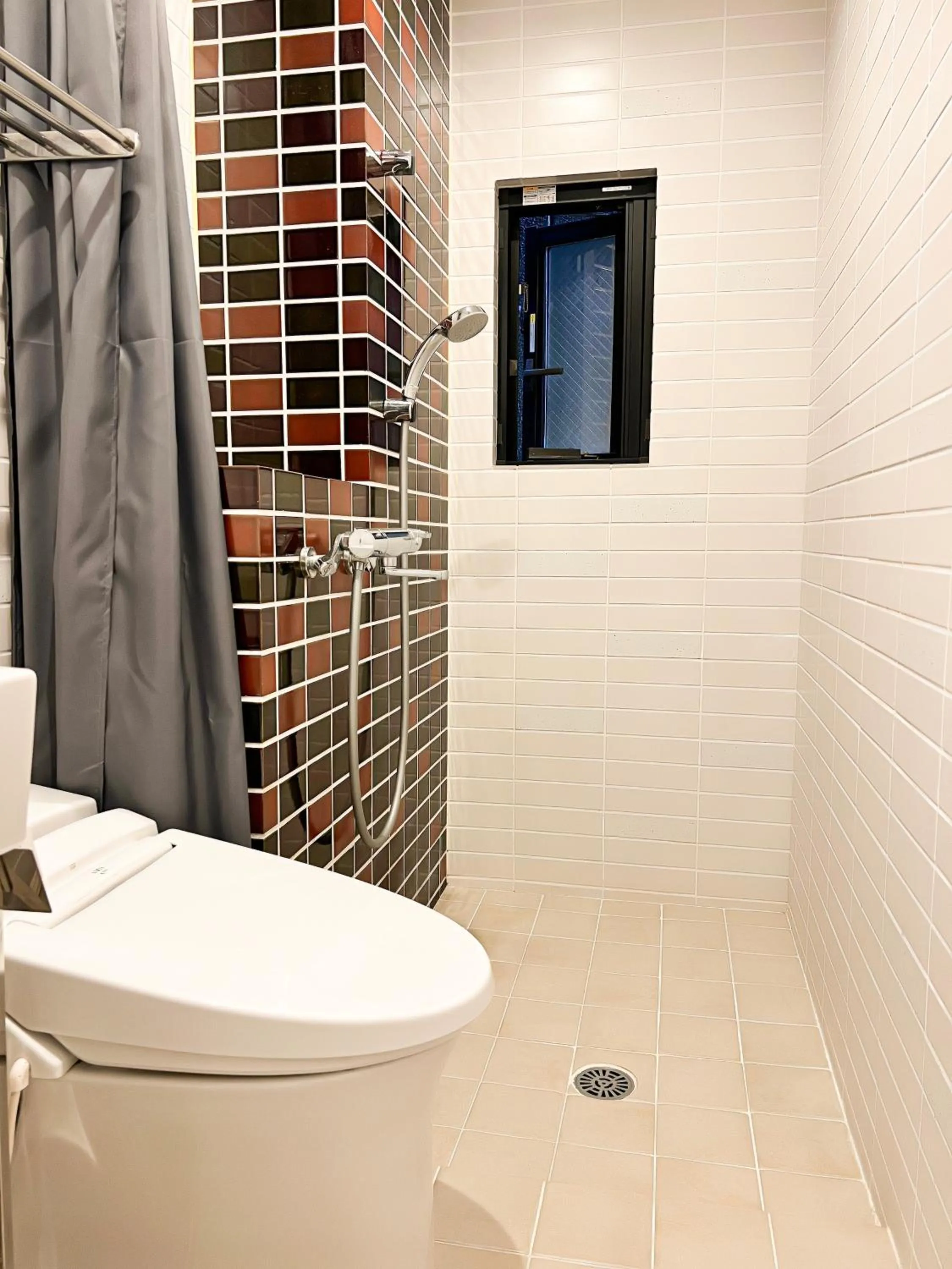 Shower in Hostel Hangout Best Value Near Kuromon Market & Namba