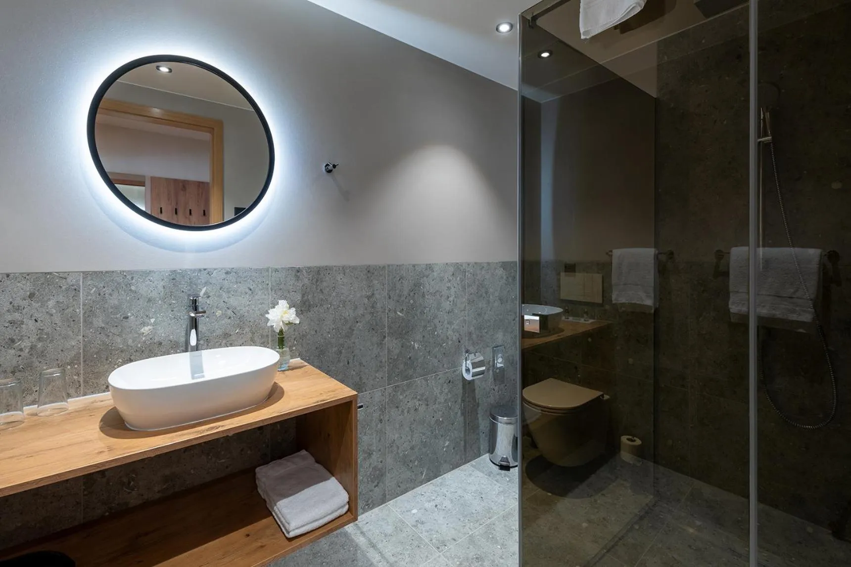 Shower in Pradas Resort Brigels