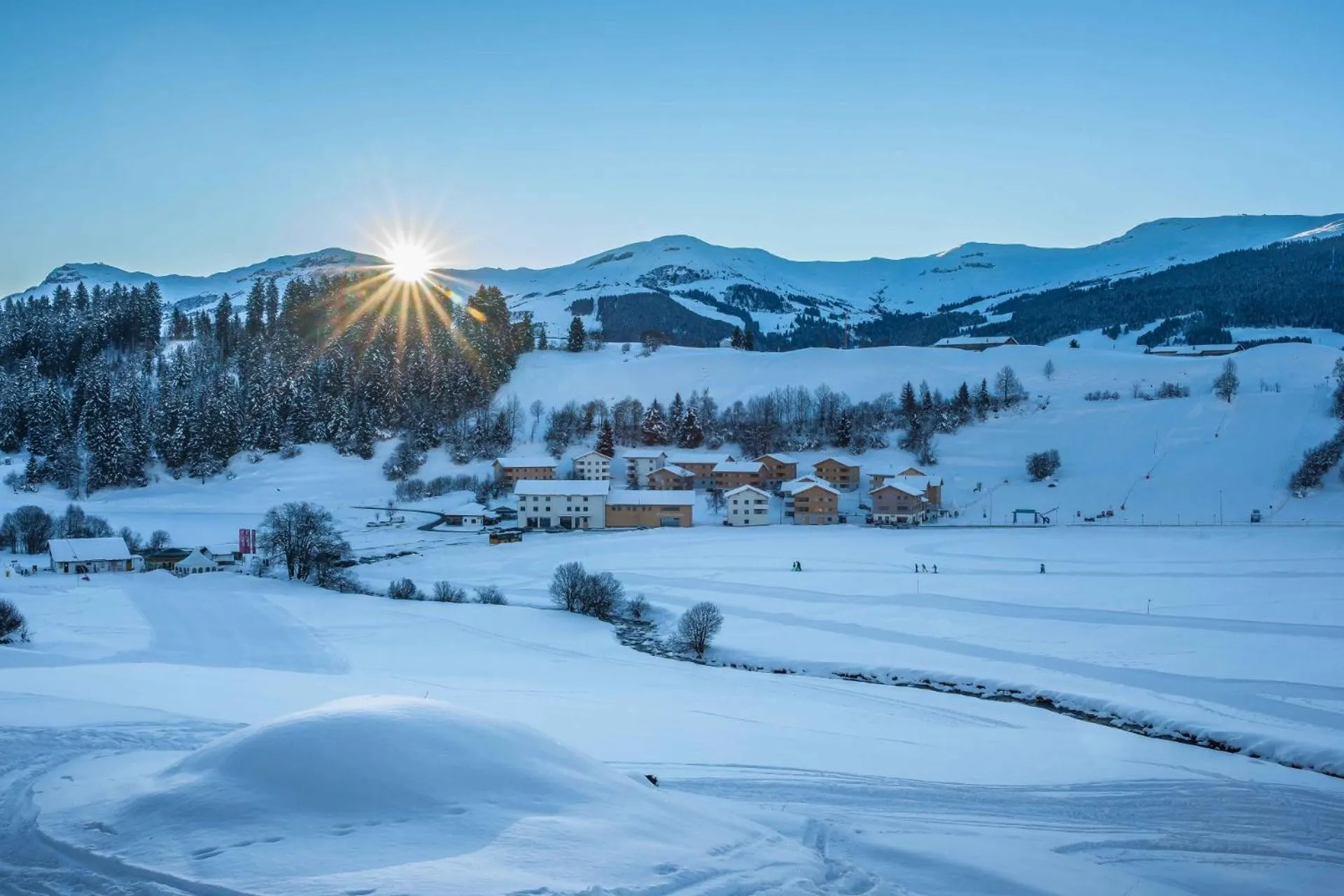 Property building in Pradas Resort Brigels