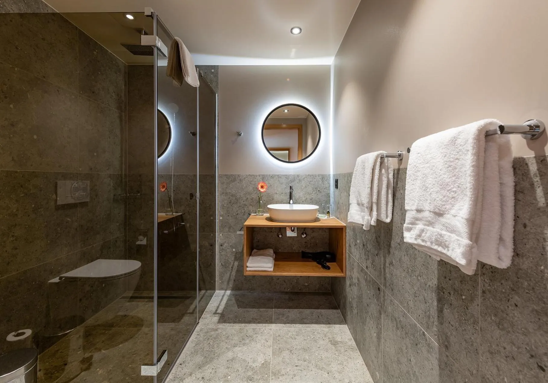 Bathroom in Pradas Resort Brigels