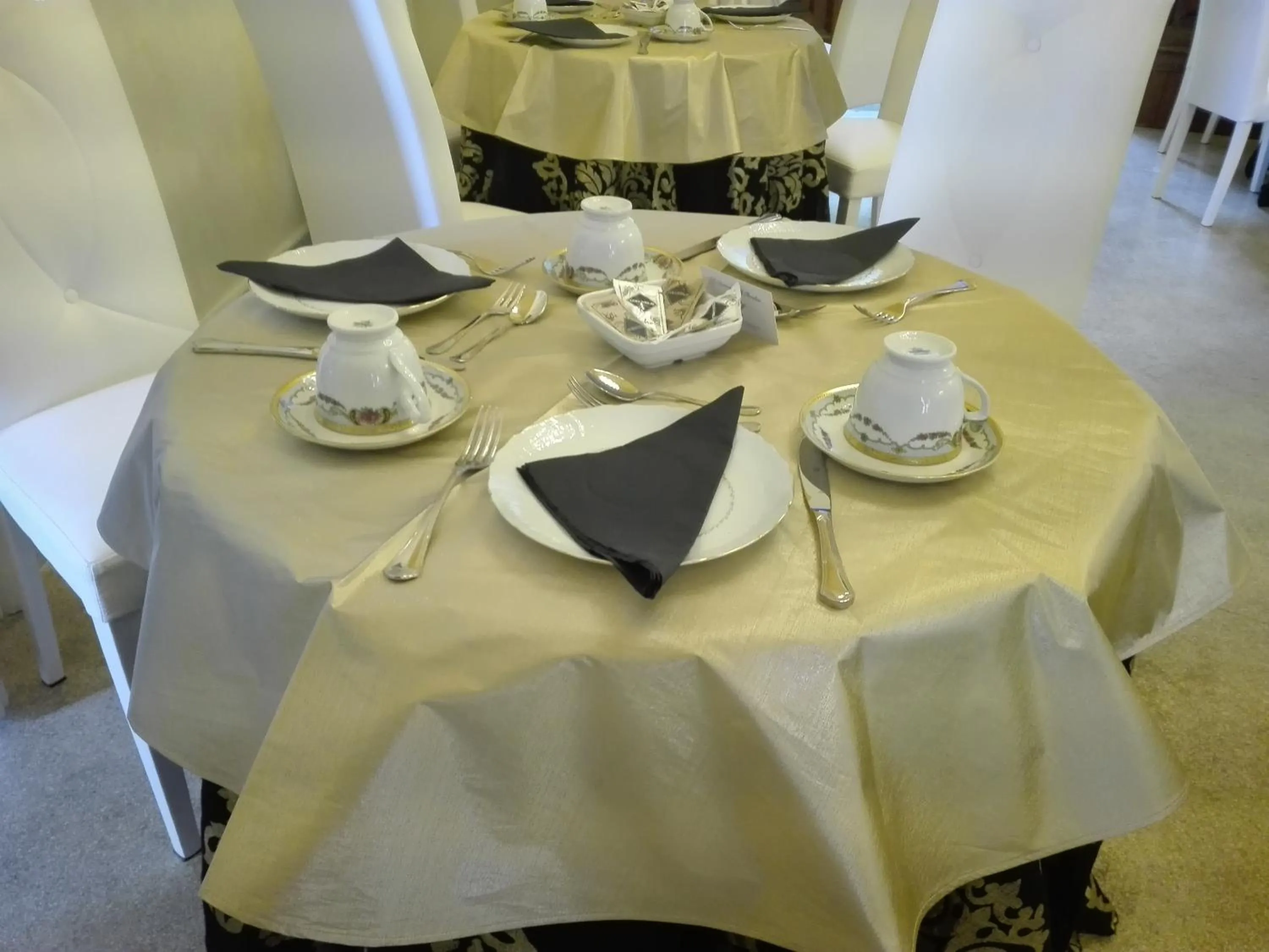 Restaurant/places to eat in La Dimora Delle Rondini