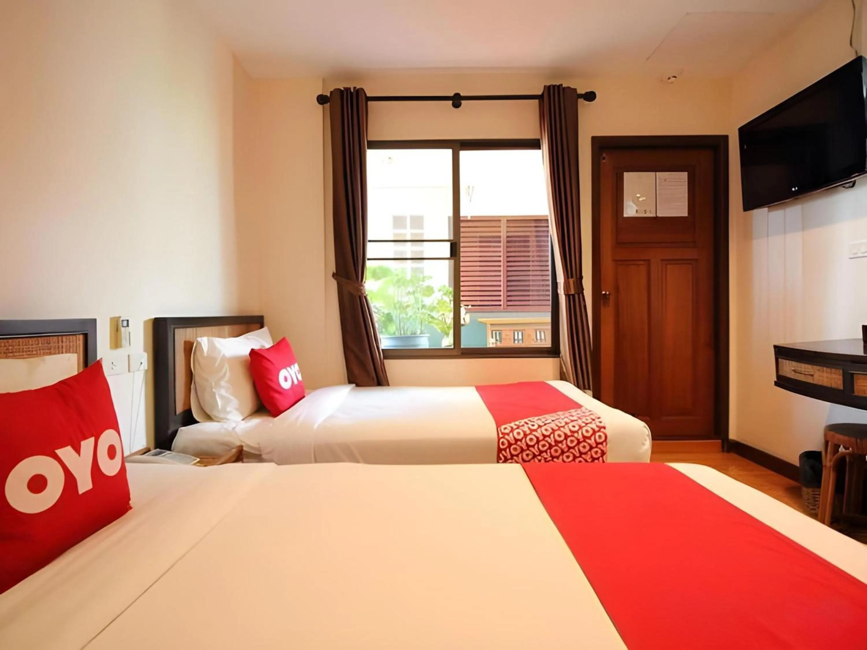 Photo of the whole room, Bed in Pannee Lodge Khaosan - SHA Plus