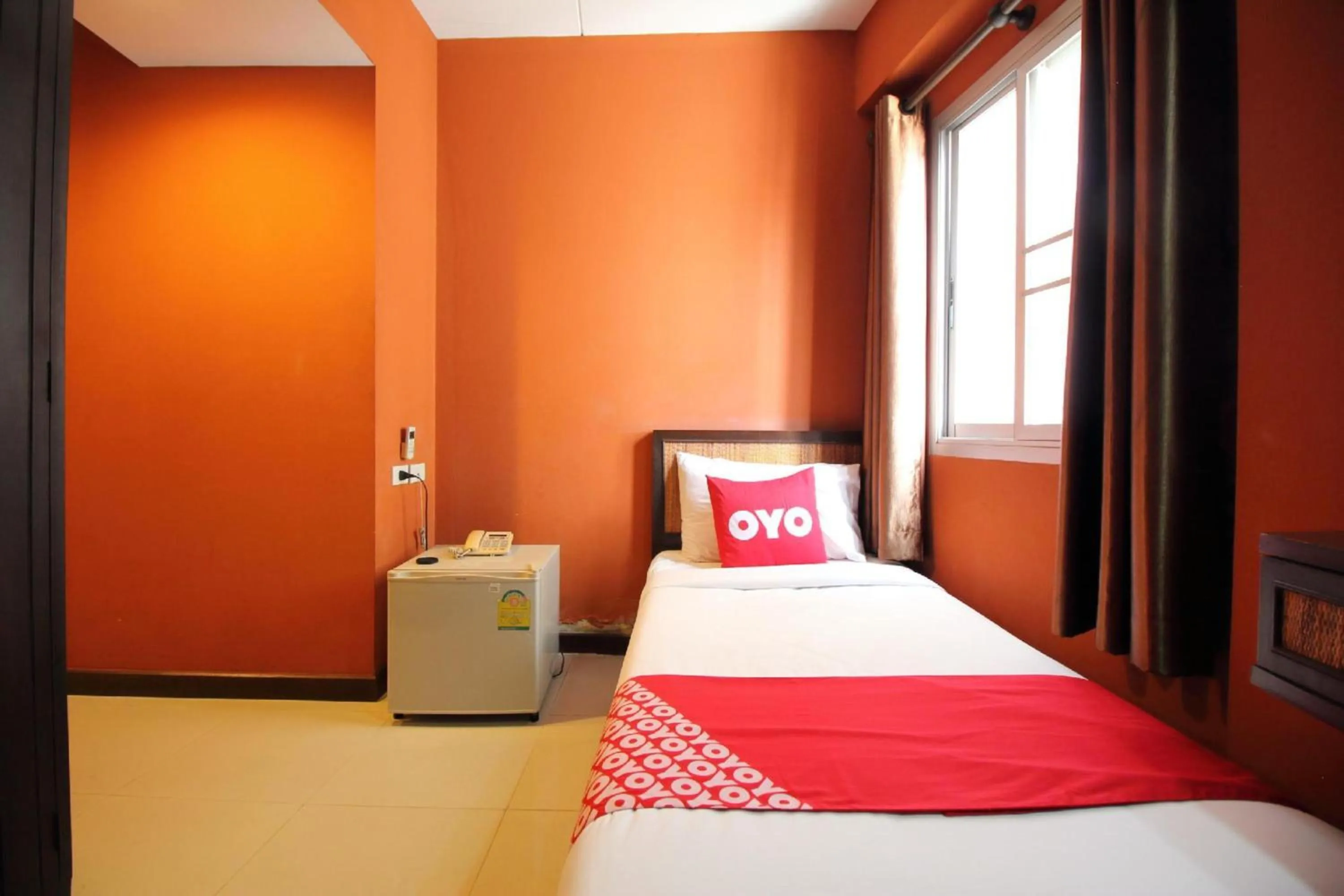 Bedroom, Bed in Pannee Lodge Khaosan - SHA Plus